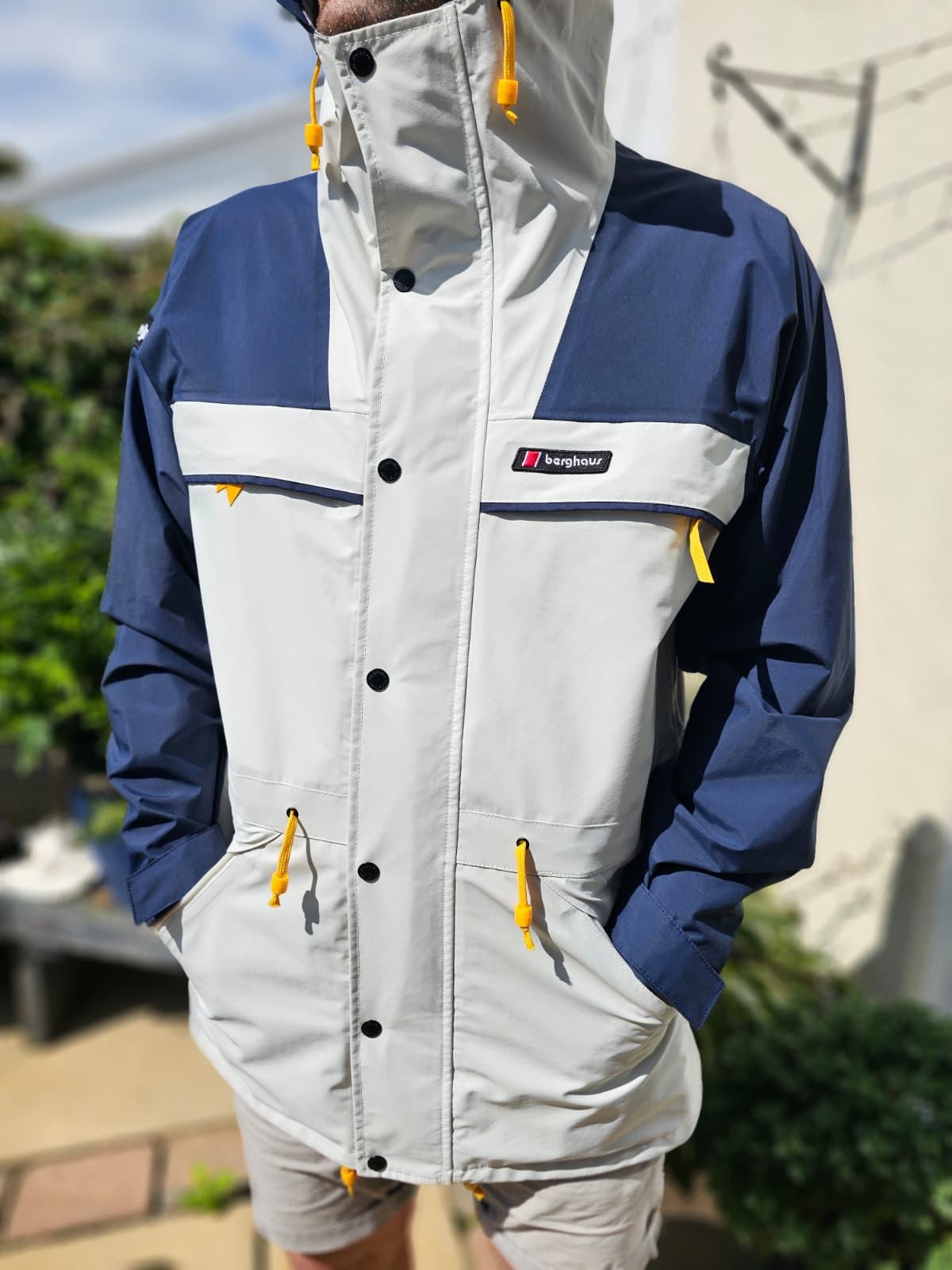 Berghaus Stormwear Tempest 89 Unisex Waterproof Full Zip Hooded Hiking/Casual Jacket - M/Medium