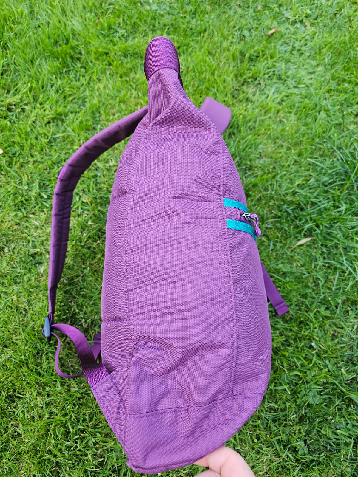Patagonia Purple Messenger Style Zipped Backpack/Rucksack - M/Medium/15L Litre
