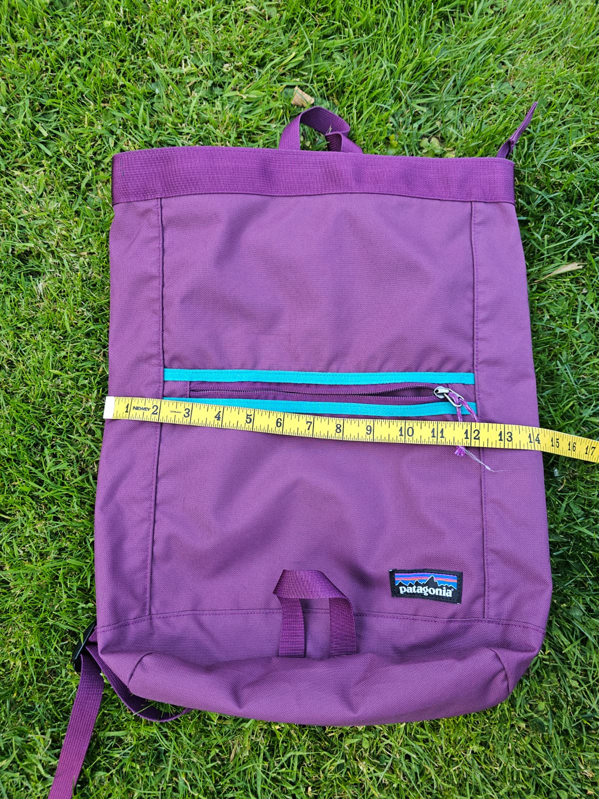 Patagonia Purple Messenger Style Zipped Backpack/Rucksack - M/Medium/15L Litre