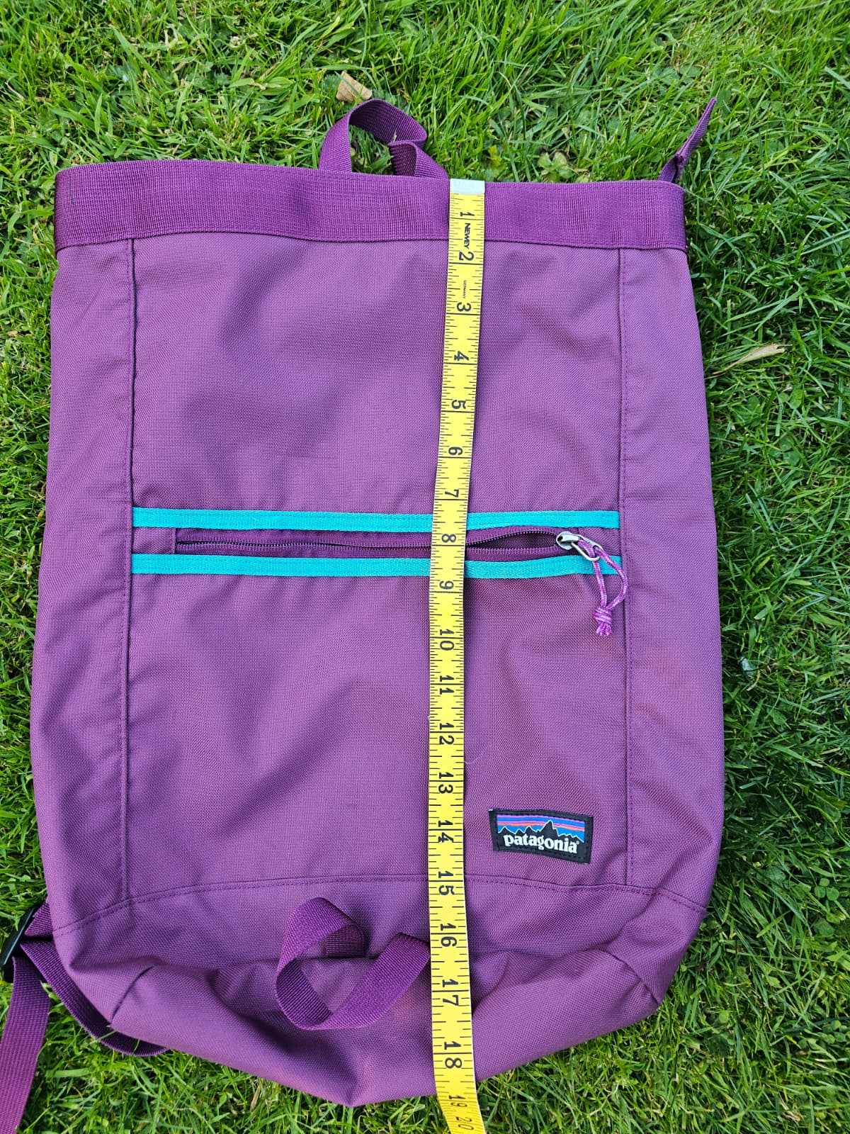 Patagonia Purple Messenger Style Zipped Backpack/Rucksack - M/Medium/15L Litre