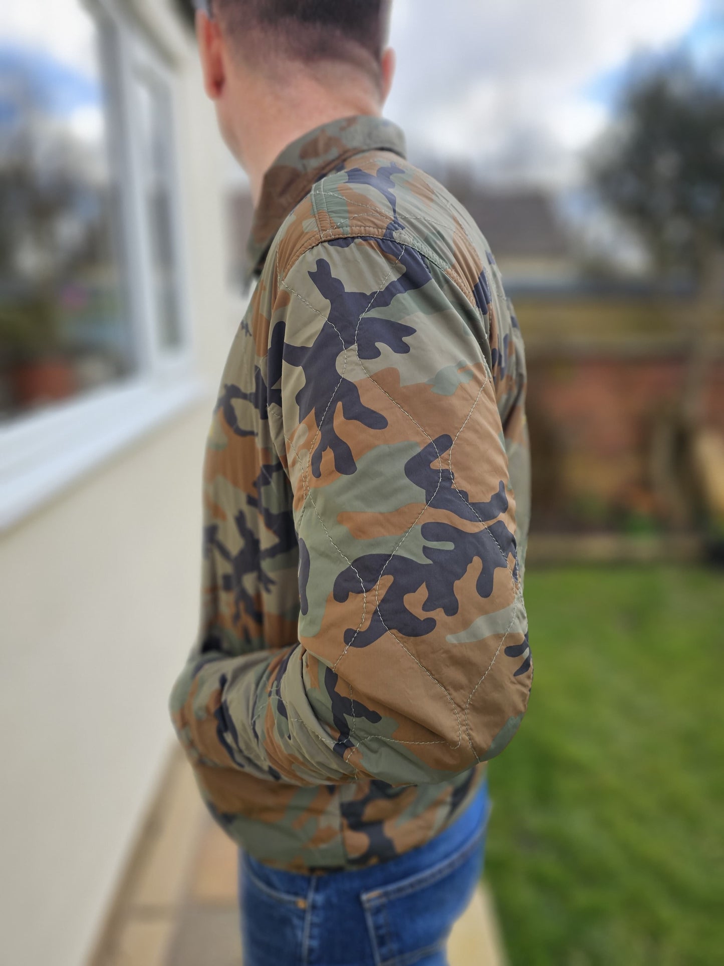 Awesome Obey Worldwide Camo Jacket Bull Dog Malt Whiskey Liquor Khaki - L/Large