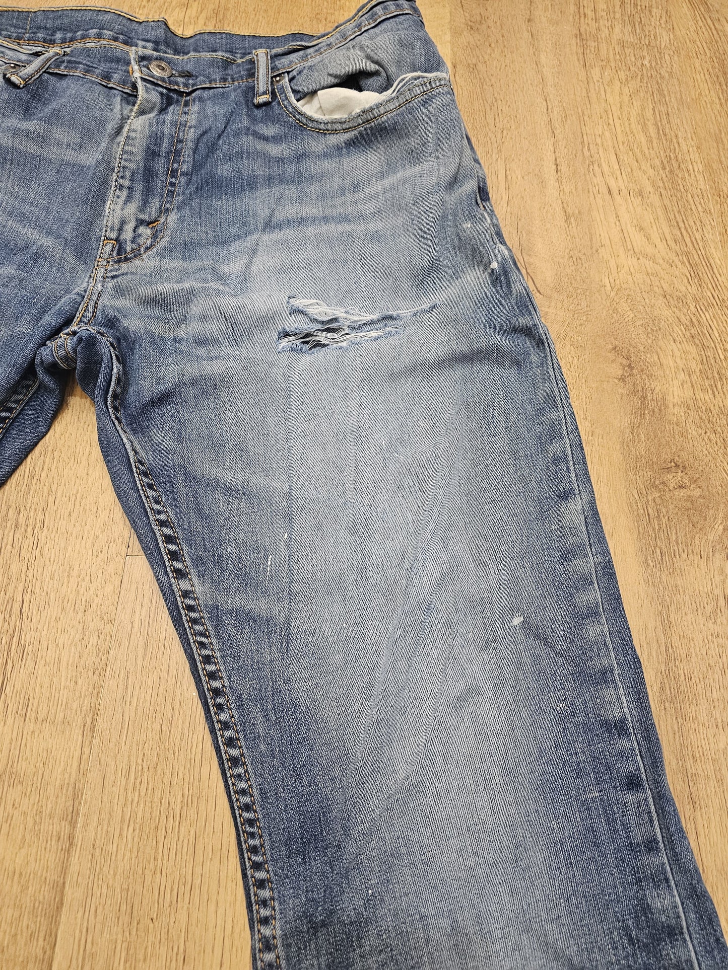 Levi's Blue Ripped Jeans 504 Straight Fit - W35/28L