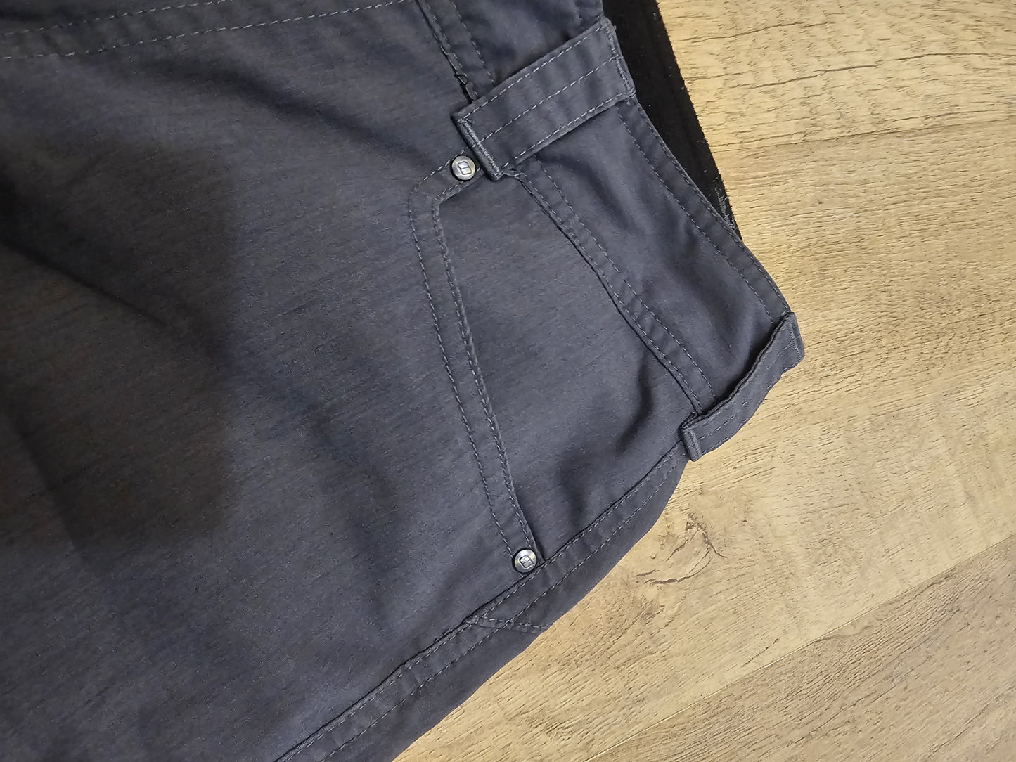 Berghaus Grey Hiking Trousers - UK 8 L31