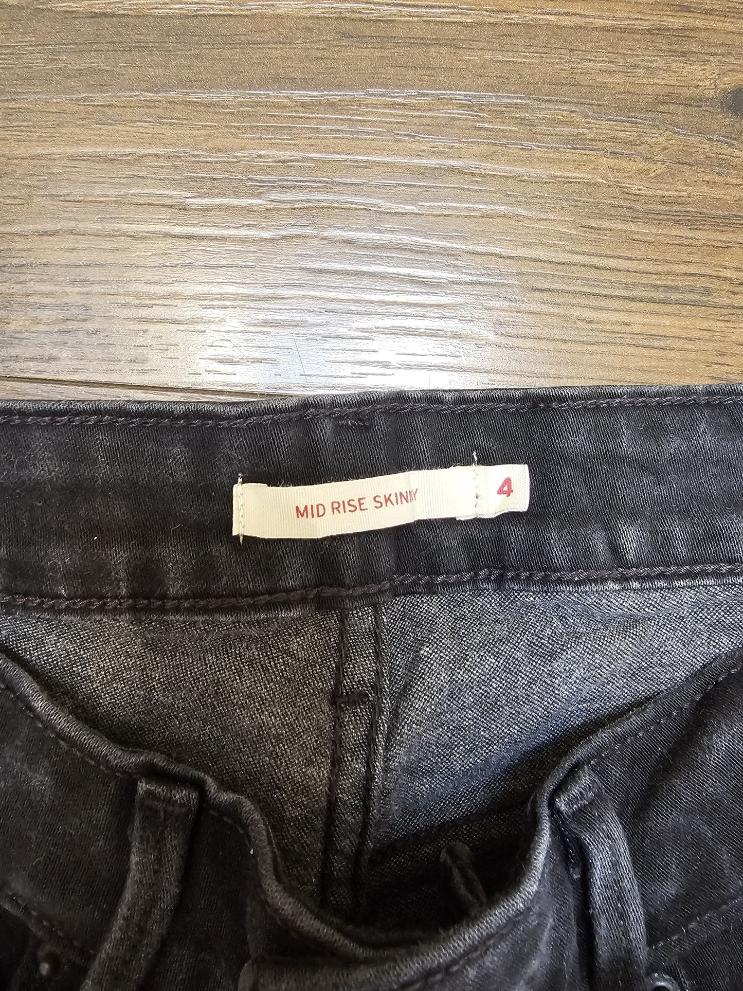 Levi's Womens Black Jeans Mid Rise Skinny Fit 4M W26/30L