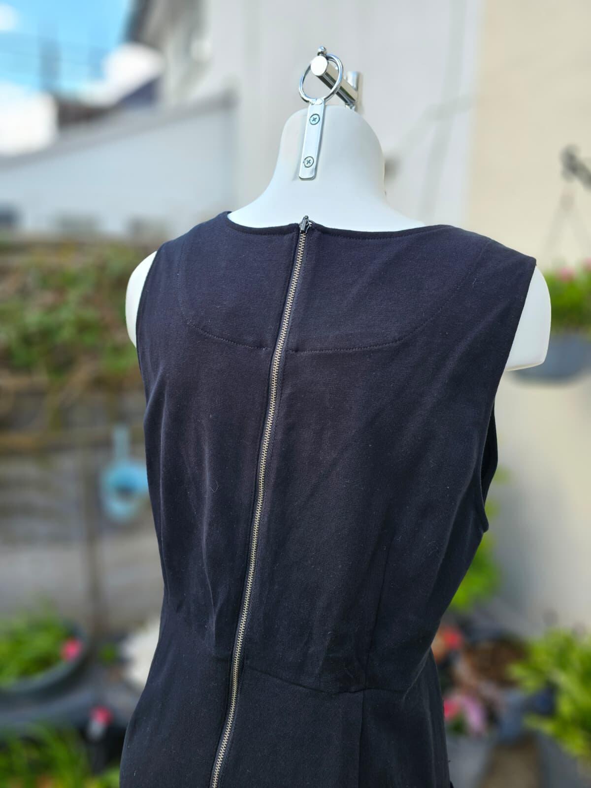 Joanie Ohlson V-Neck Pinafore Dress With Pockets - UK 18 - Black