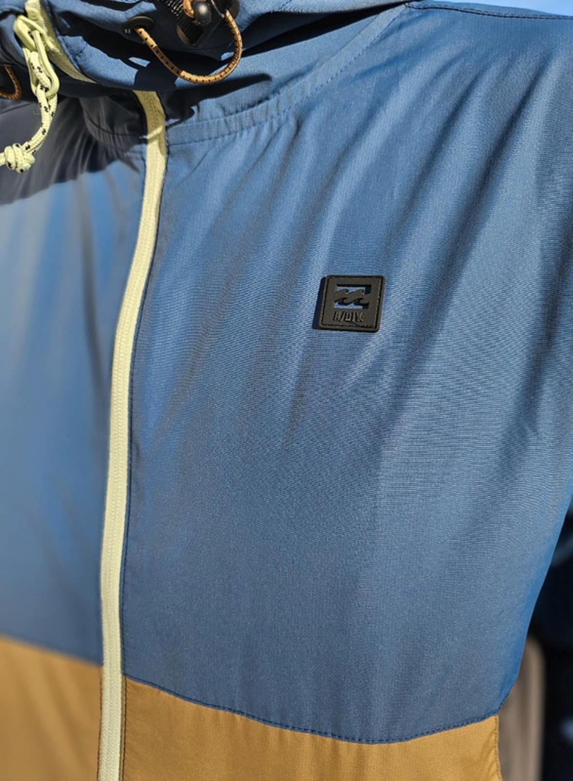 Billabong Adventure Division Packable Lightweight Windbreaker Jacket M/Medium**