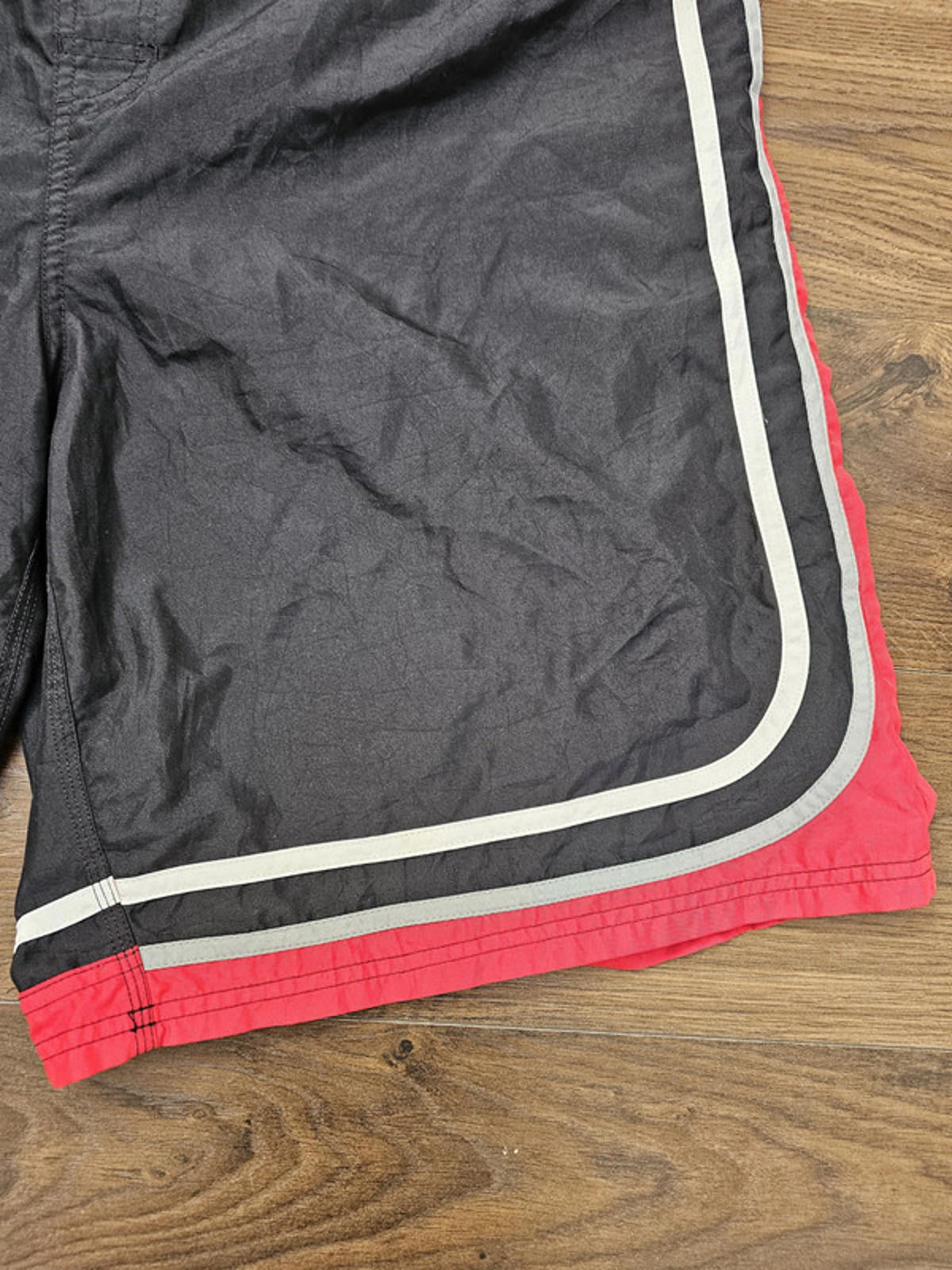 Vintage Y2K 2000's Nike Black/Red Lined Shorts - XXL/xxxL  Gym Swim