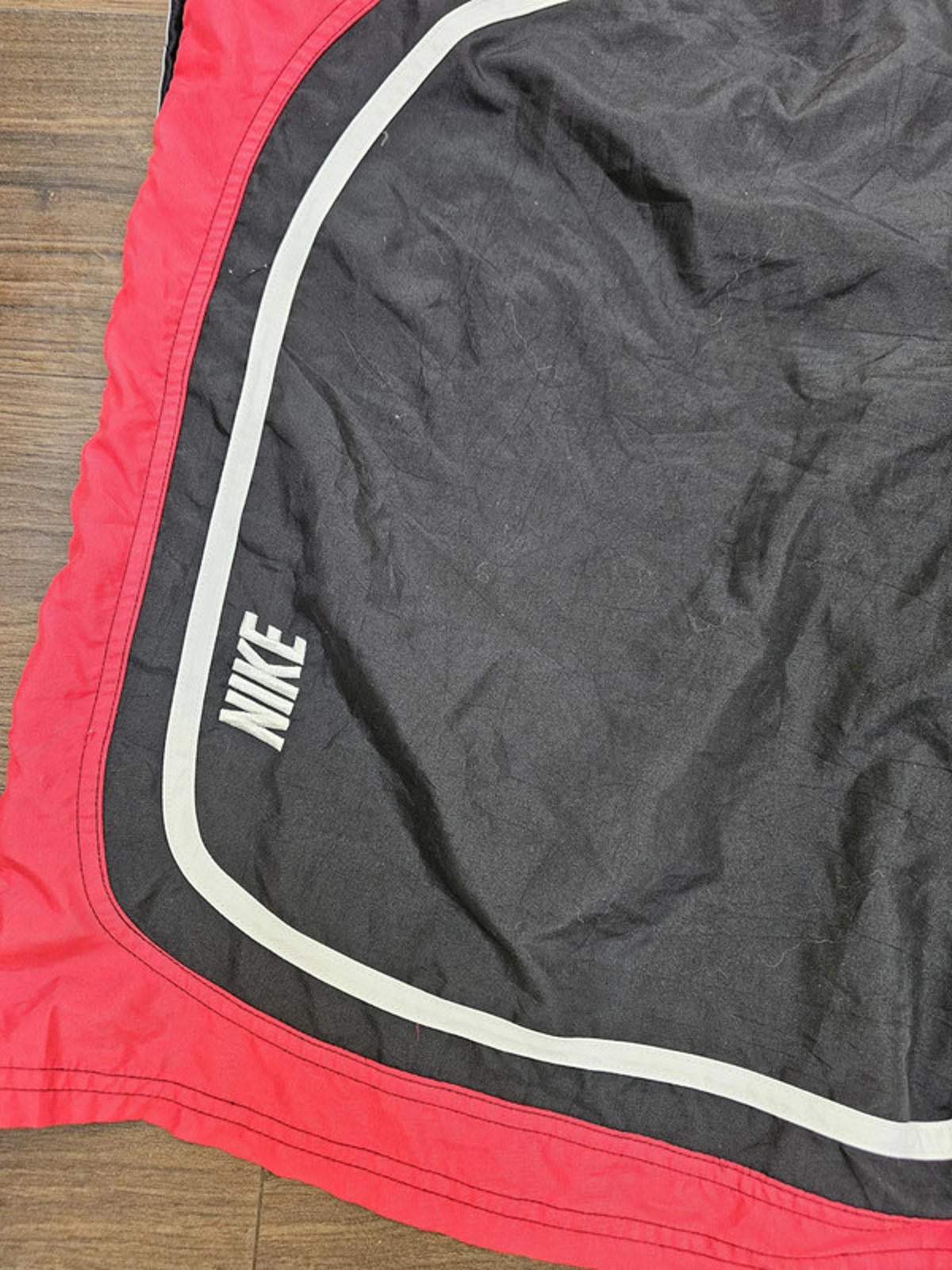 Vintage Y2K 2000's Nike Black/Red Lined Shorts - XXL/xxxL  Gym Swim