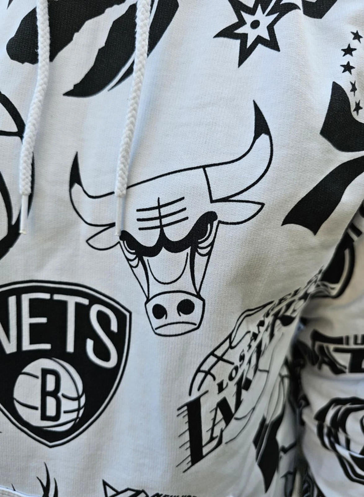 New Era X NBA Basket Ball Sport White Hoodie - M/Medium