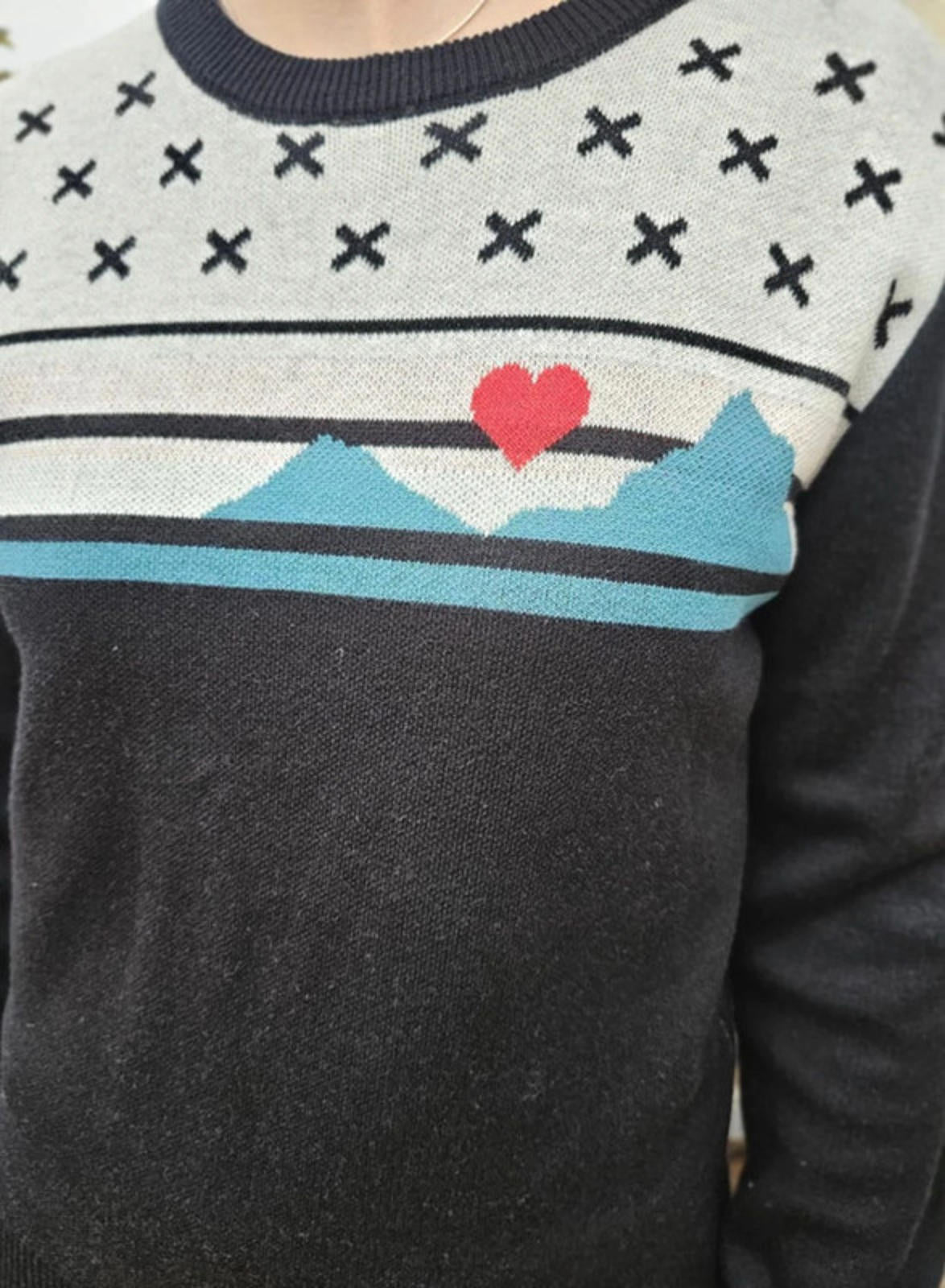Kavu Hill Rose Pullover Mountain Heart Sweater Jumper - New With Tags- S/Small M