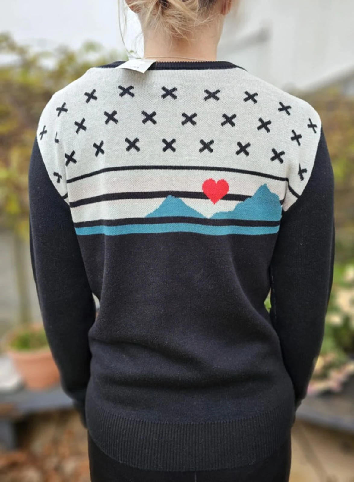 Kavu Hill Rose Pullover Mountain Heart Sweater Jumper - New With Tags- S/Small M