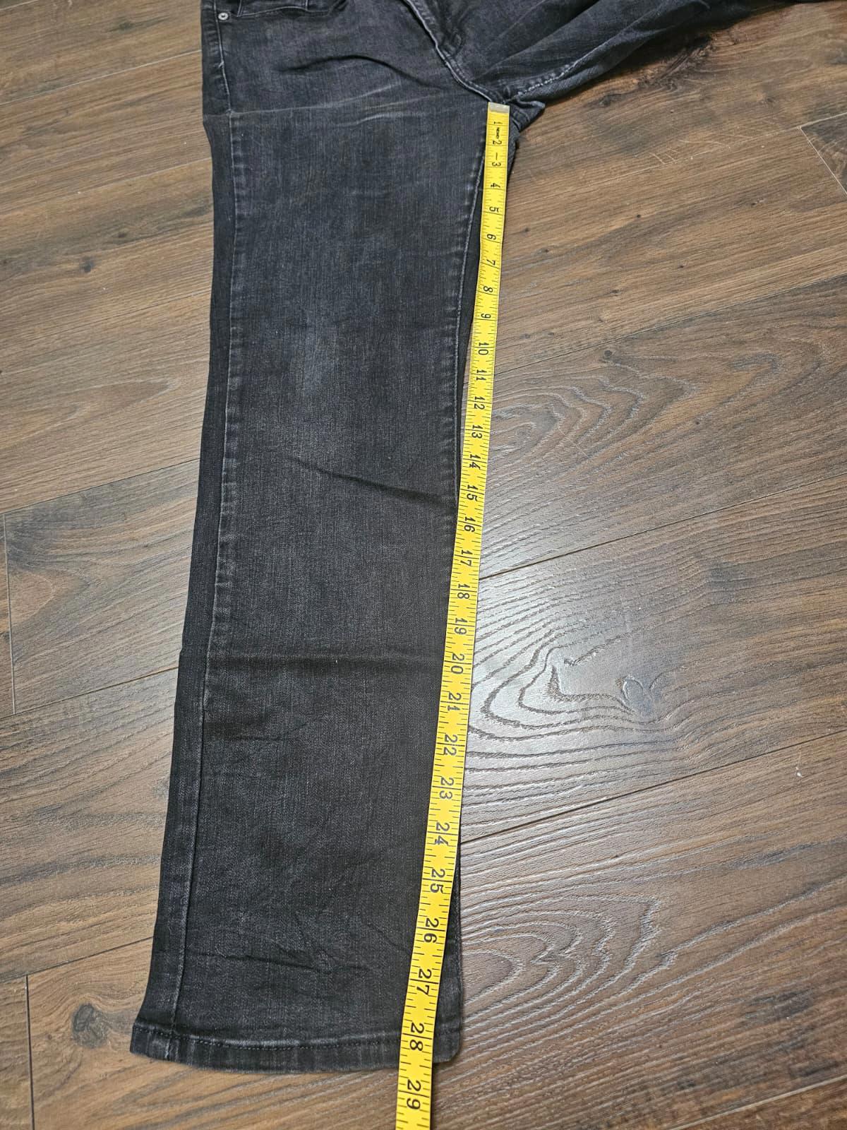 Levi's Womens Black Jeans Classic Straight fit W30/28L Denim Trousers Bottoms