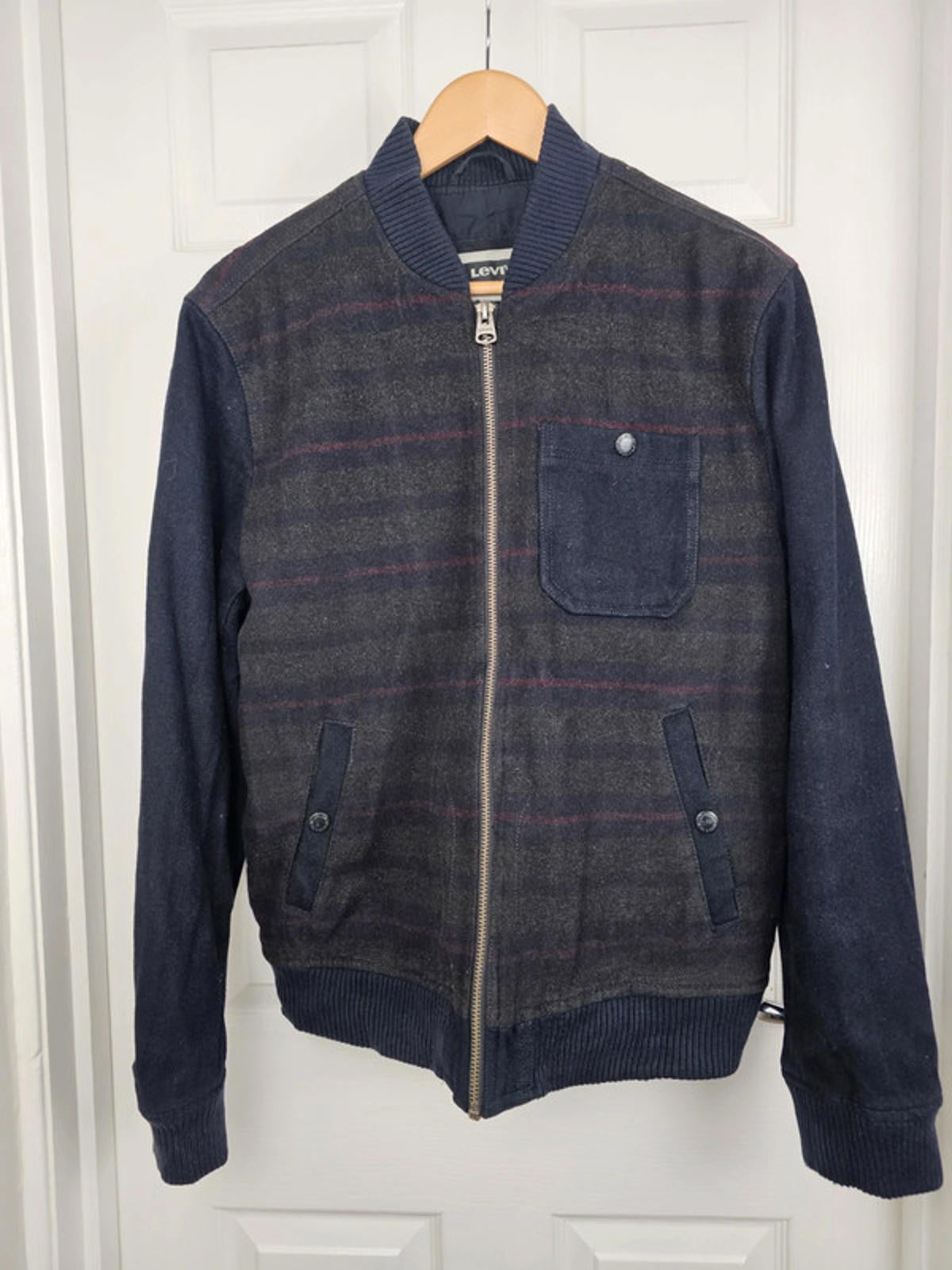 Levis Mens Heavy Weight Wool Blend Full Zip Bomber Jacket - M/Medium.