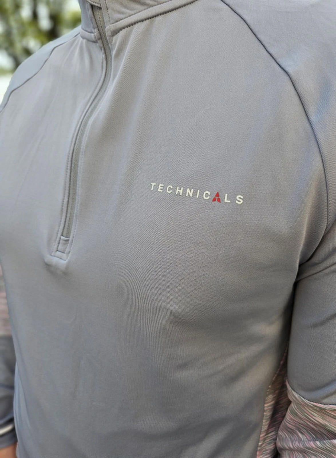 Technicals Long Sleeve Quarter Zip Top Grey - L/Large