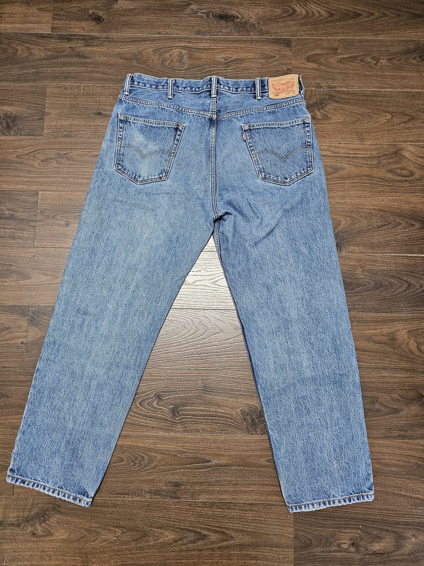 Levi's Mens Blue Jeans 550 Relaxed Fit W39/32L Denim