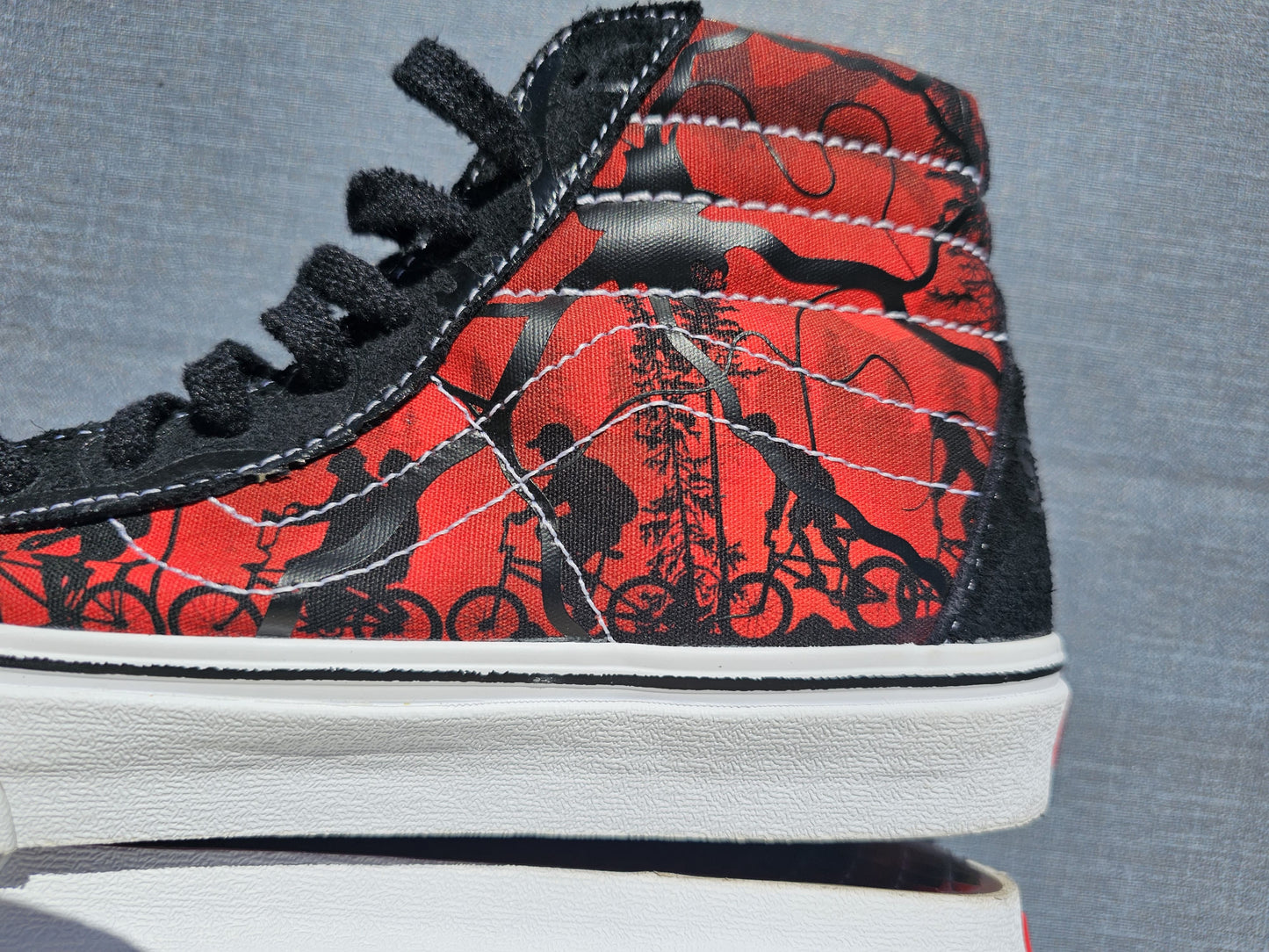 Vans X Stranger Things High Top Sneakers Trainers Skate Shoes UK 7 Rare