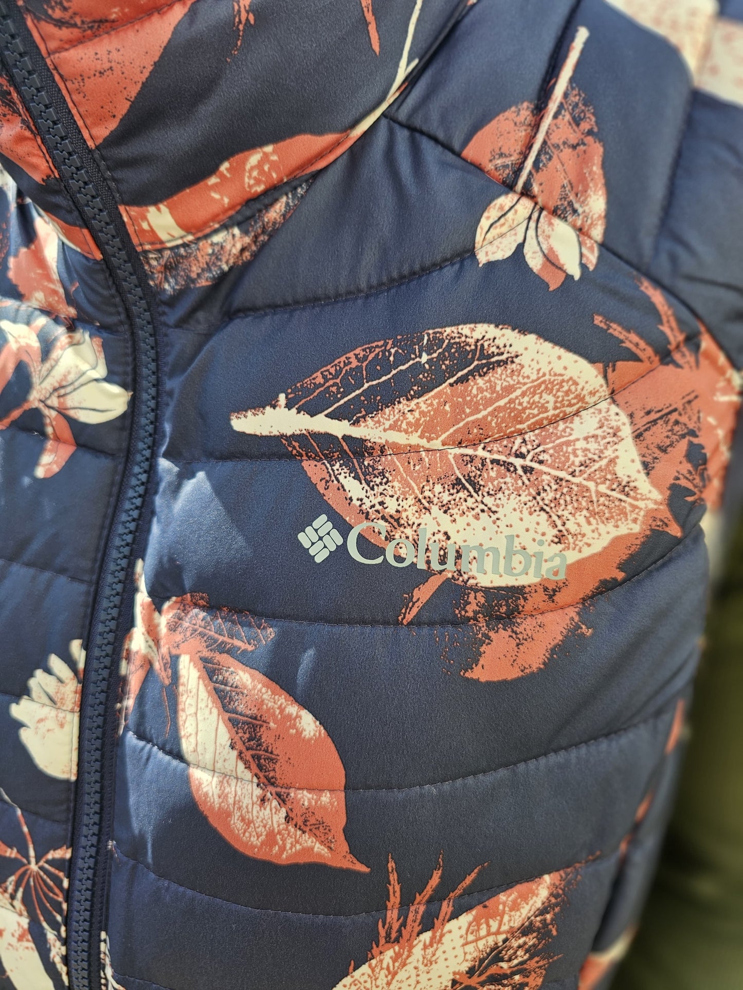 Columbia Floral White Out Puffer Omni Heat Full Zip Insulated Vest/Gillet/Body Warmer - M/Medium/10