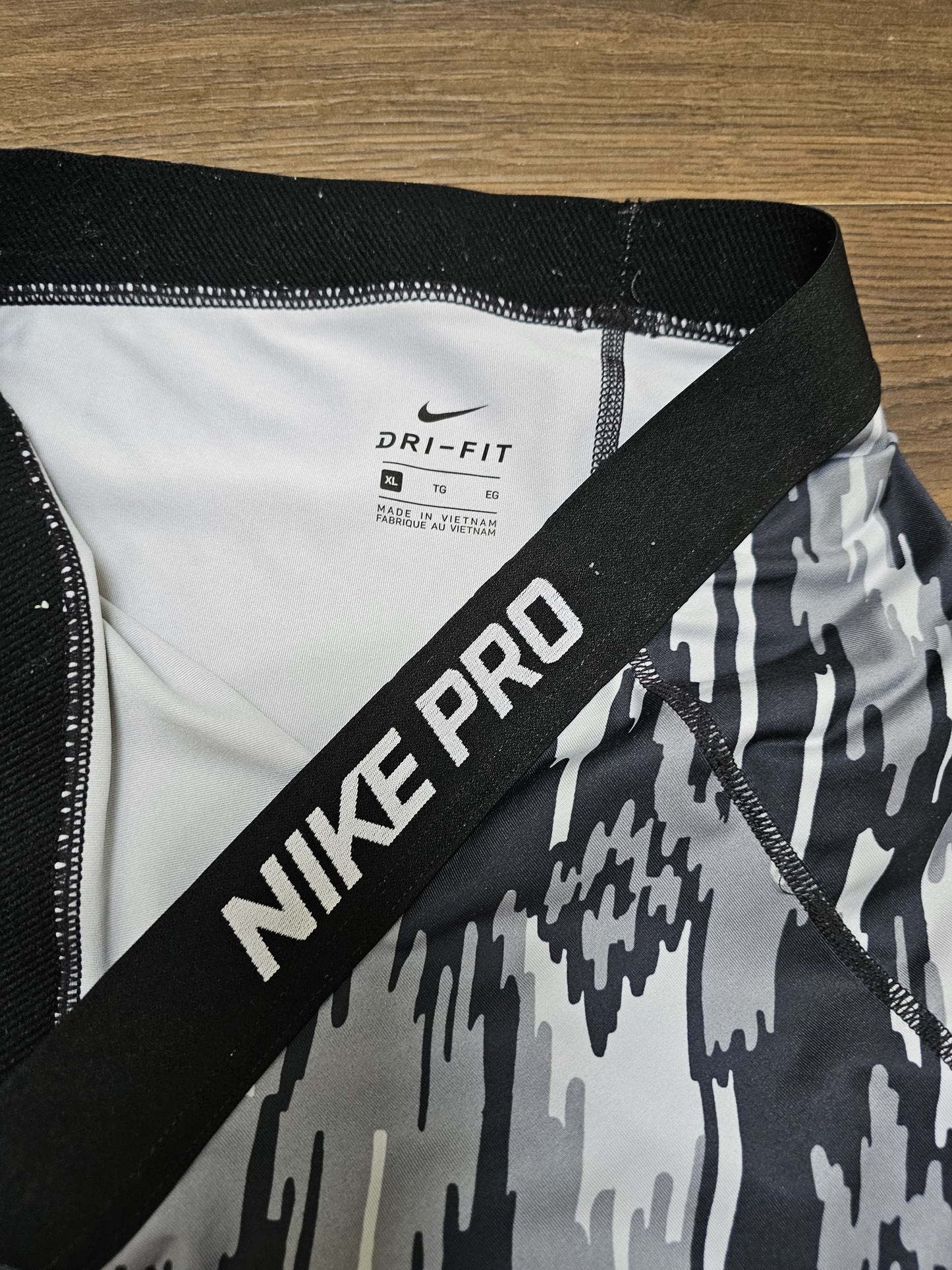 Nike Pro Grey Camo Greyscale Womens 3/4 Leggings Bottoms - XL/Extra Large