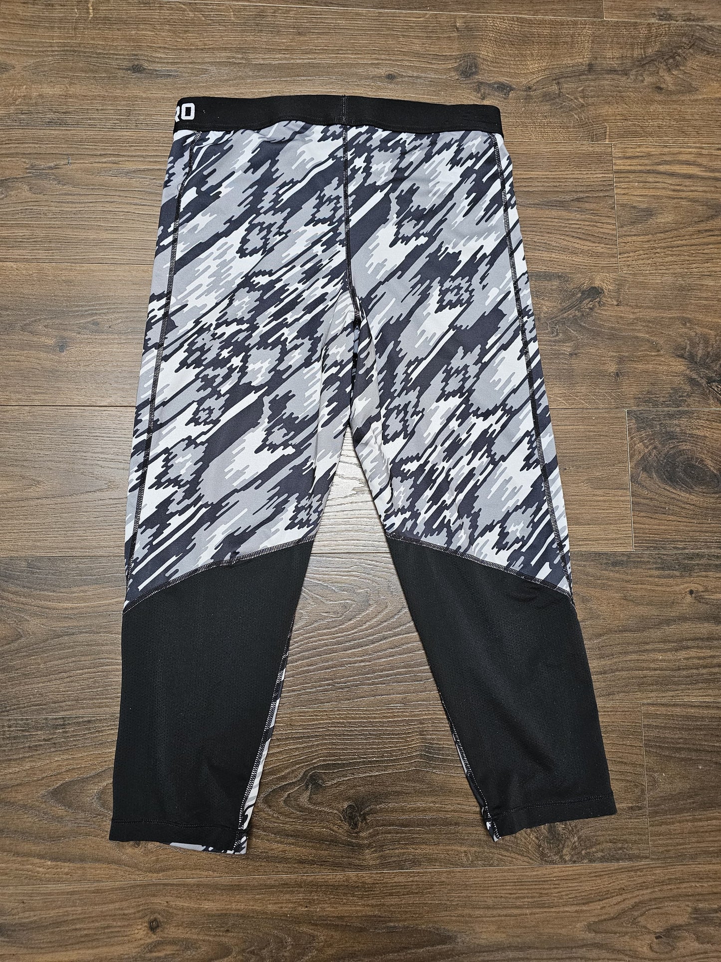 Nike Pro Grey Camo Greyscale Womens 3/4 Leggings Bottoms - XL/Extra Large
