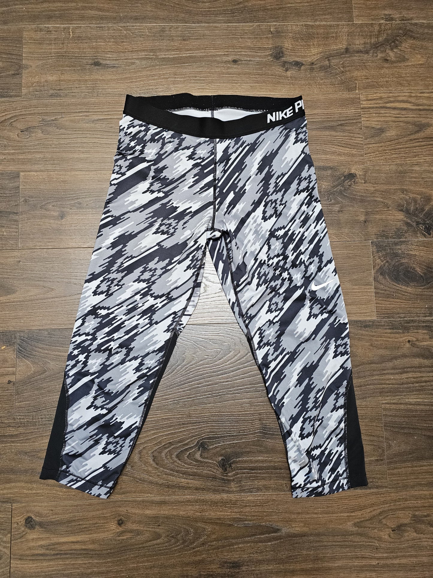 Nike Pro Grey Camo Greyscale Womens 3/4 Leggings Bottoms - XL/Extra Large