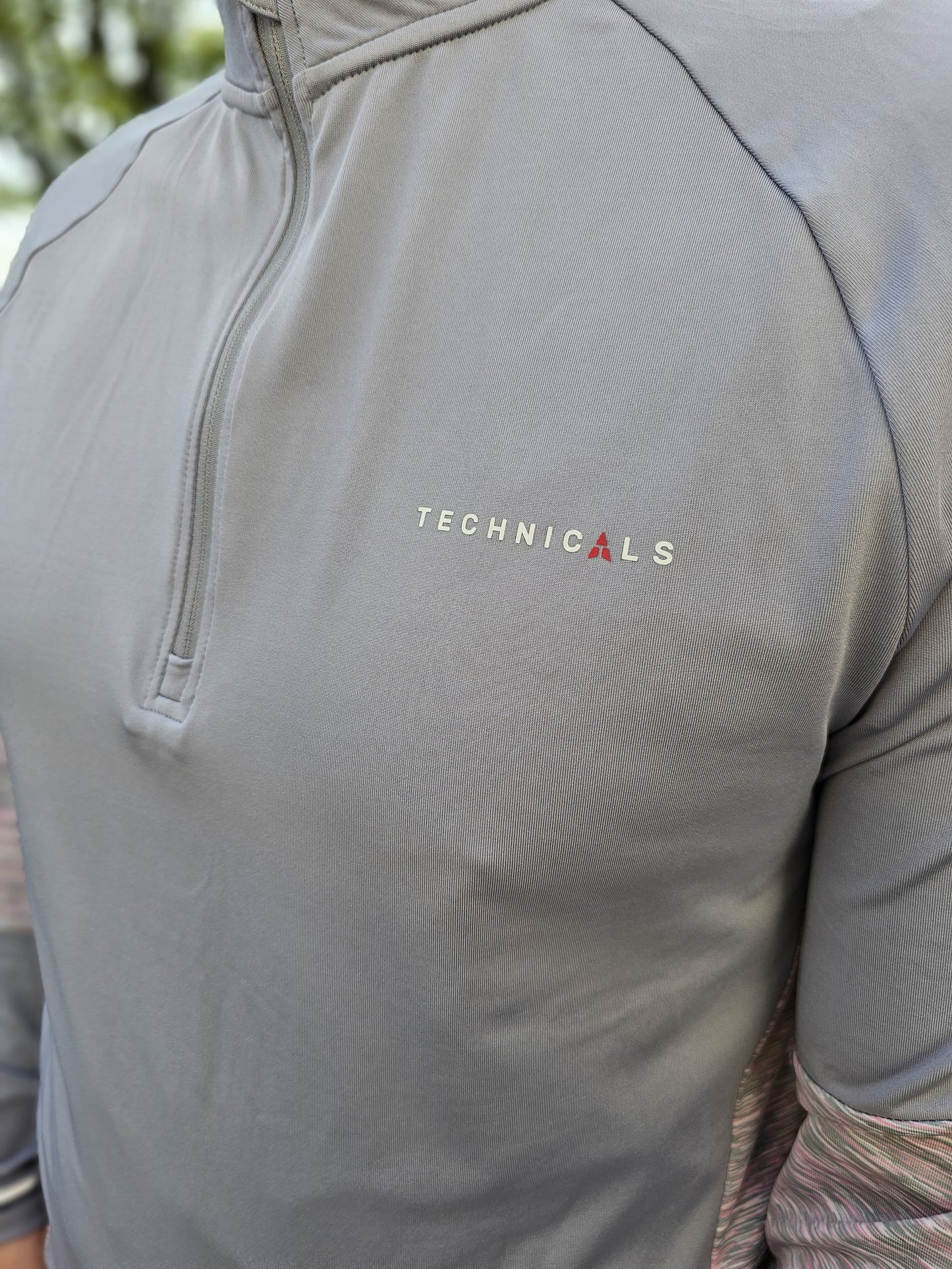 Technicals Long Sleeve Quarter Zip Top Grey - L/Large
