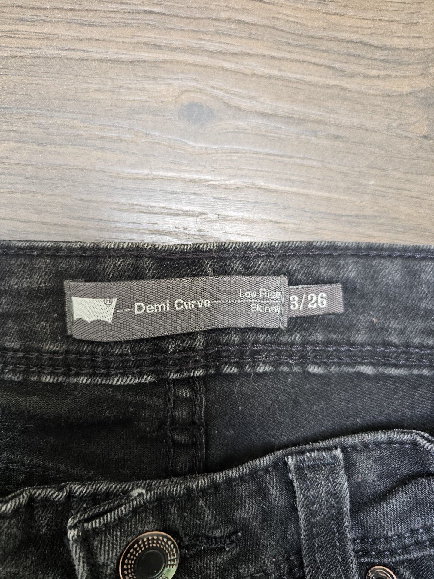 Womens Levi's Black Low Rise Skinny Jeans - W26/L32