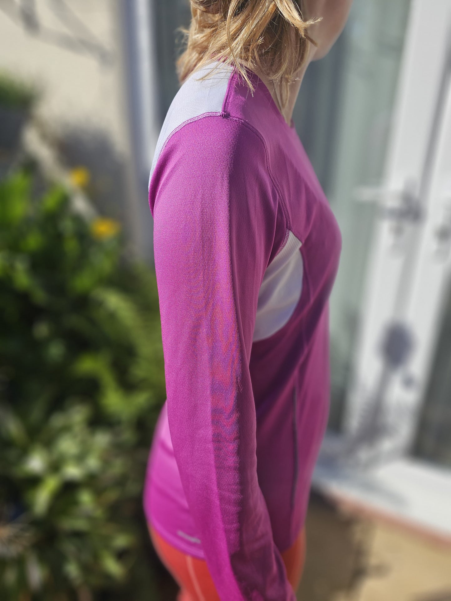 New Balance Lightning Dry Long Sleeve Activewear Gym/Hike/Training T-Shirt - M/Medium/10