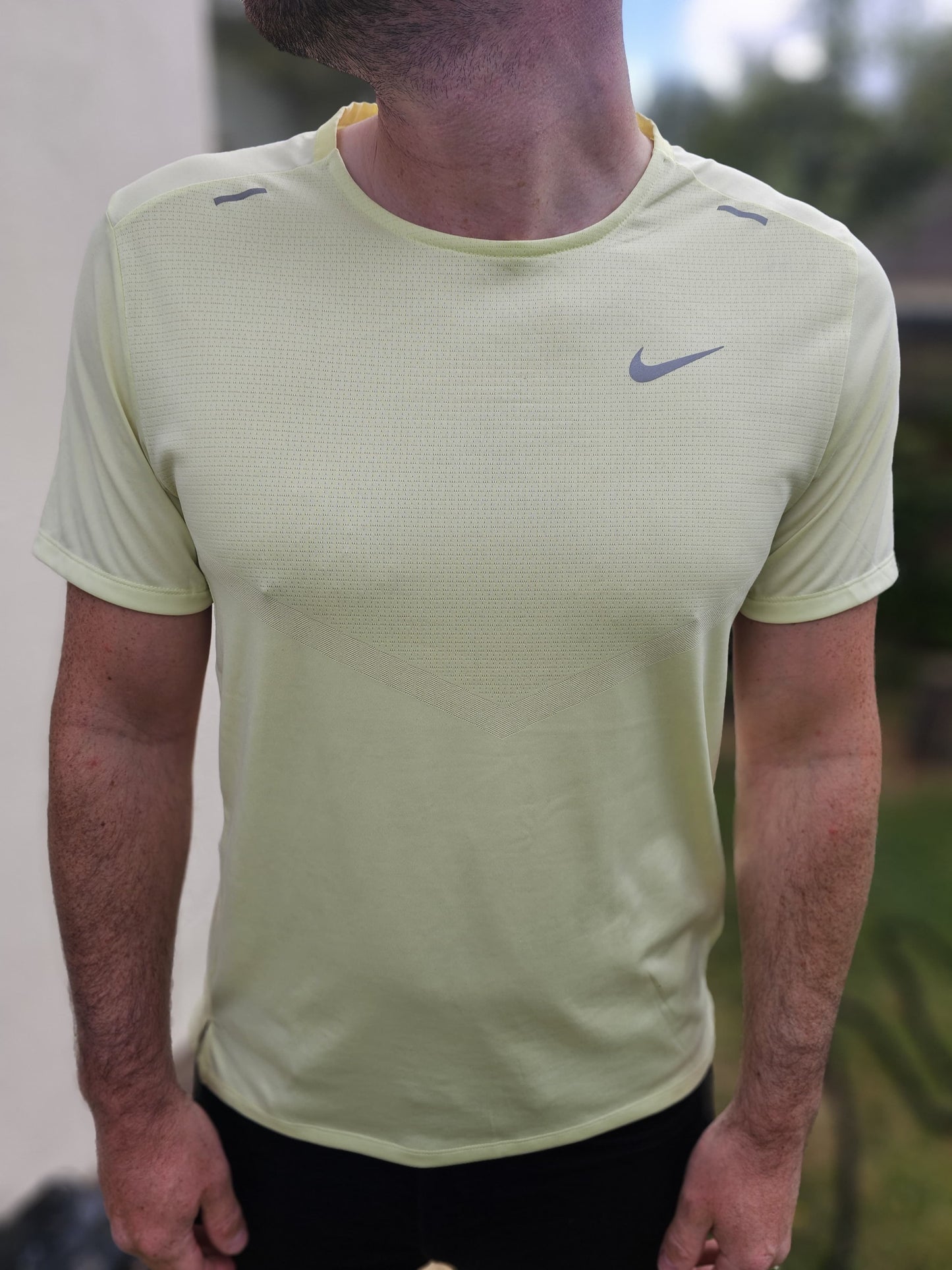 Nike Dri-Fit Yellow Activewear Gym Casual T-Shirt - M/Medium