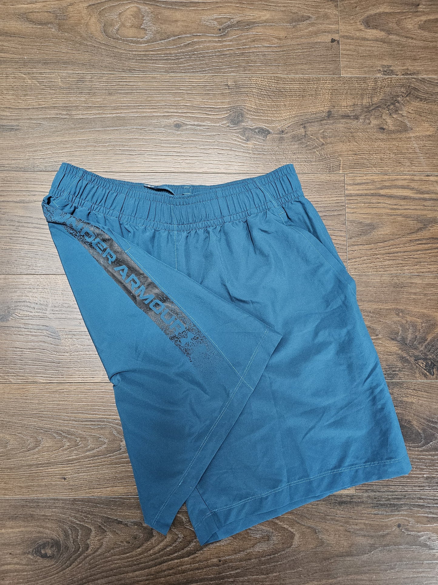 Mens Under Armour Aqua Green Shorts - M/Medium