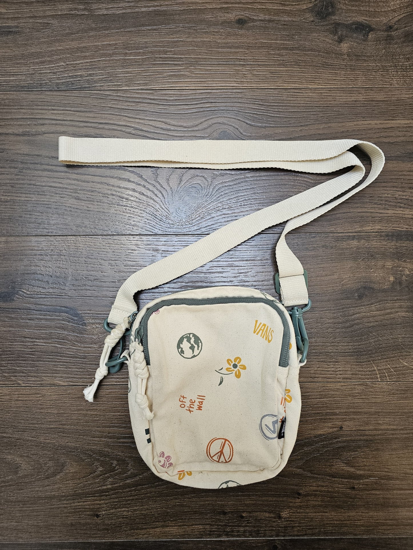 Vans Off The Wall 'In our hands' Cross Body Peace World Floral - Small