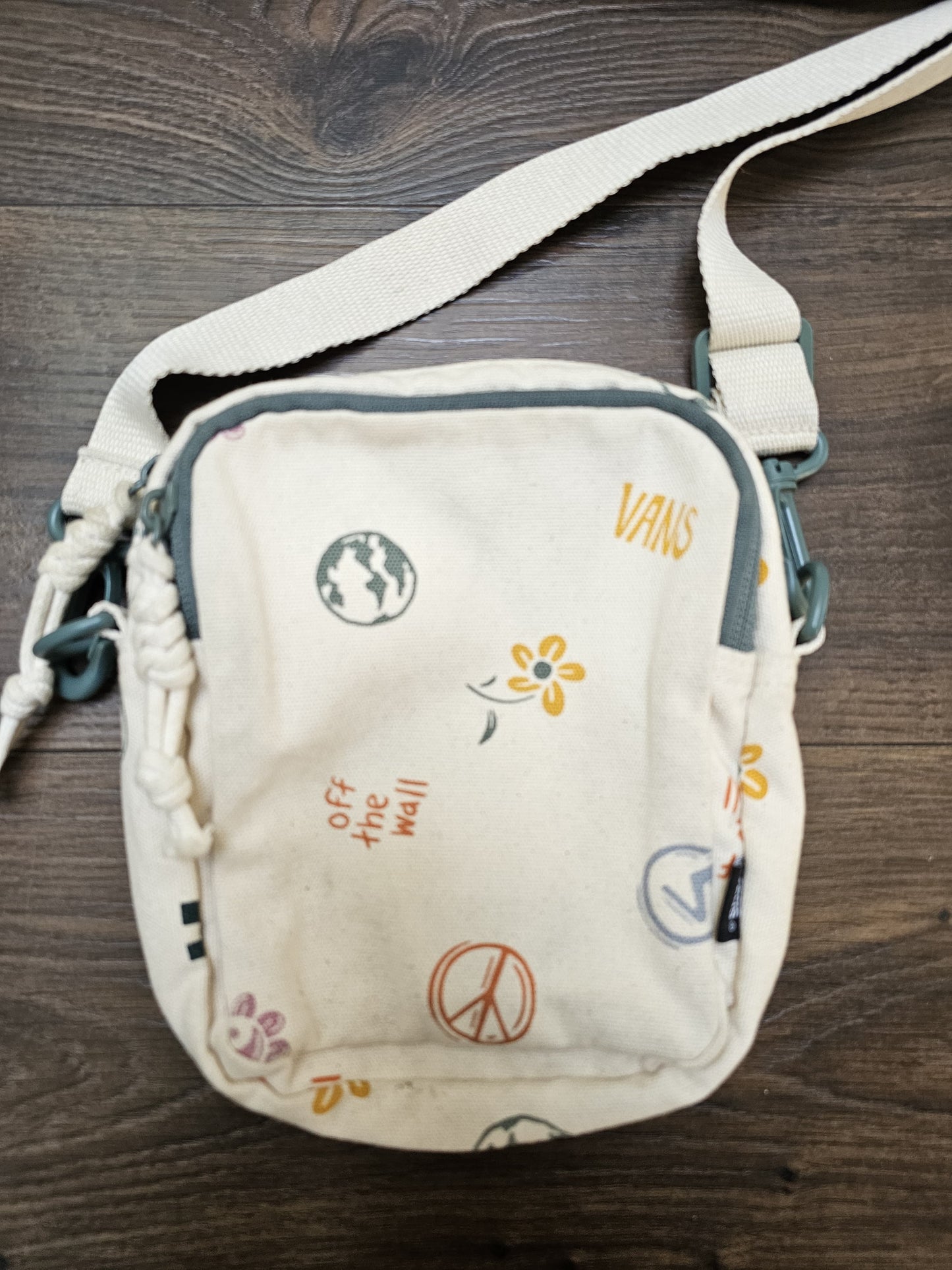 Vans Off The Wall 'In our hands' Cross Body Peace World Floral - Small