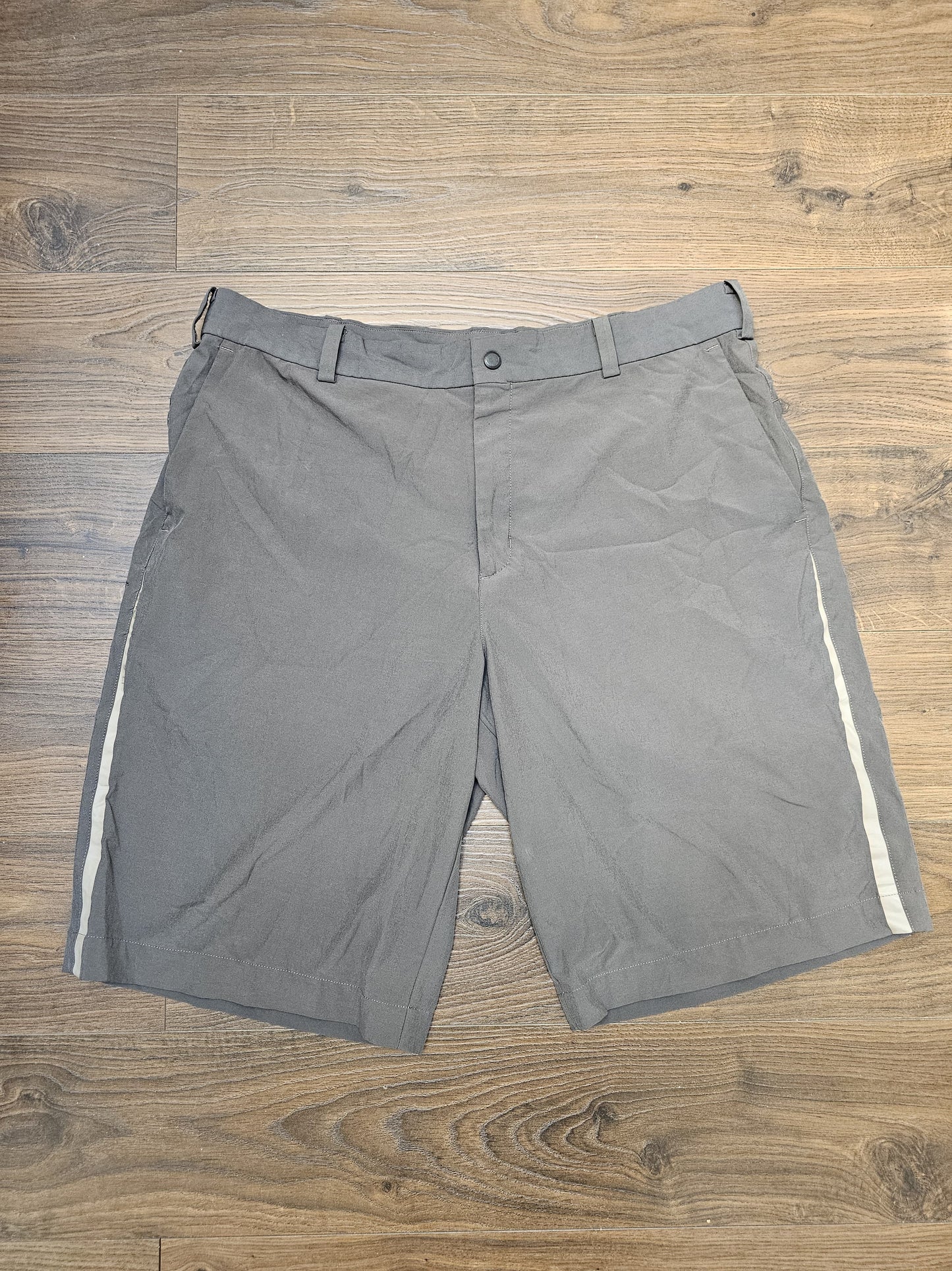 Nike Tour Performance GOLF grey shorts - Waist 36