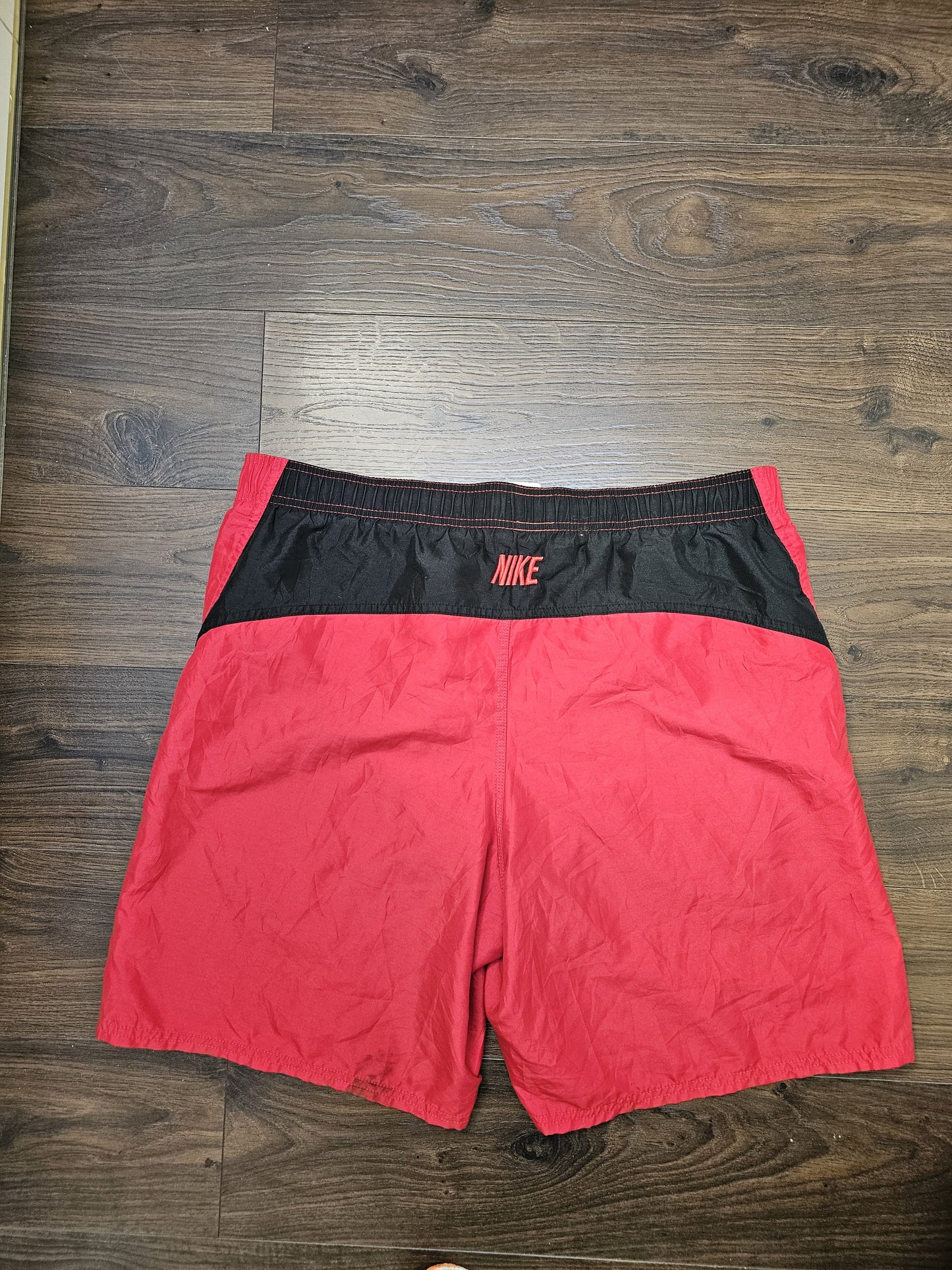 Vintage Y2K 2000's Nike Embroidered Swoosh Black/Red Shorts - XL/Extra Large/36