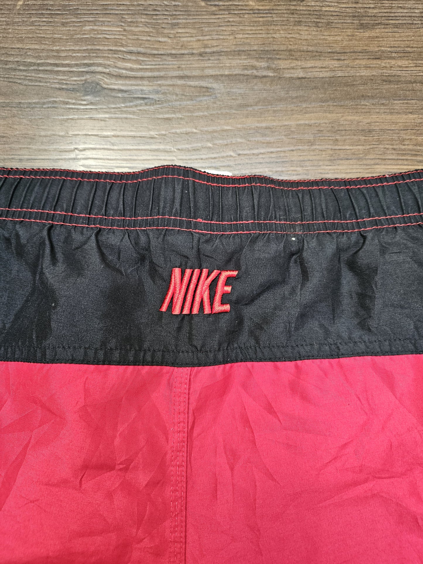 Vintage Y2K 2000's Nike Embroidered Swoosh Black/Red Shorts - XL/Extra Large/36