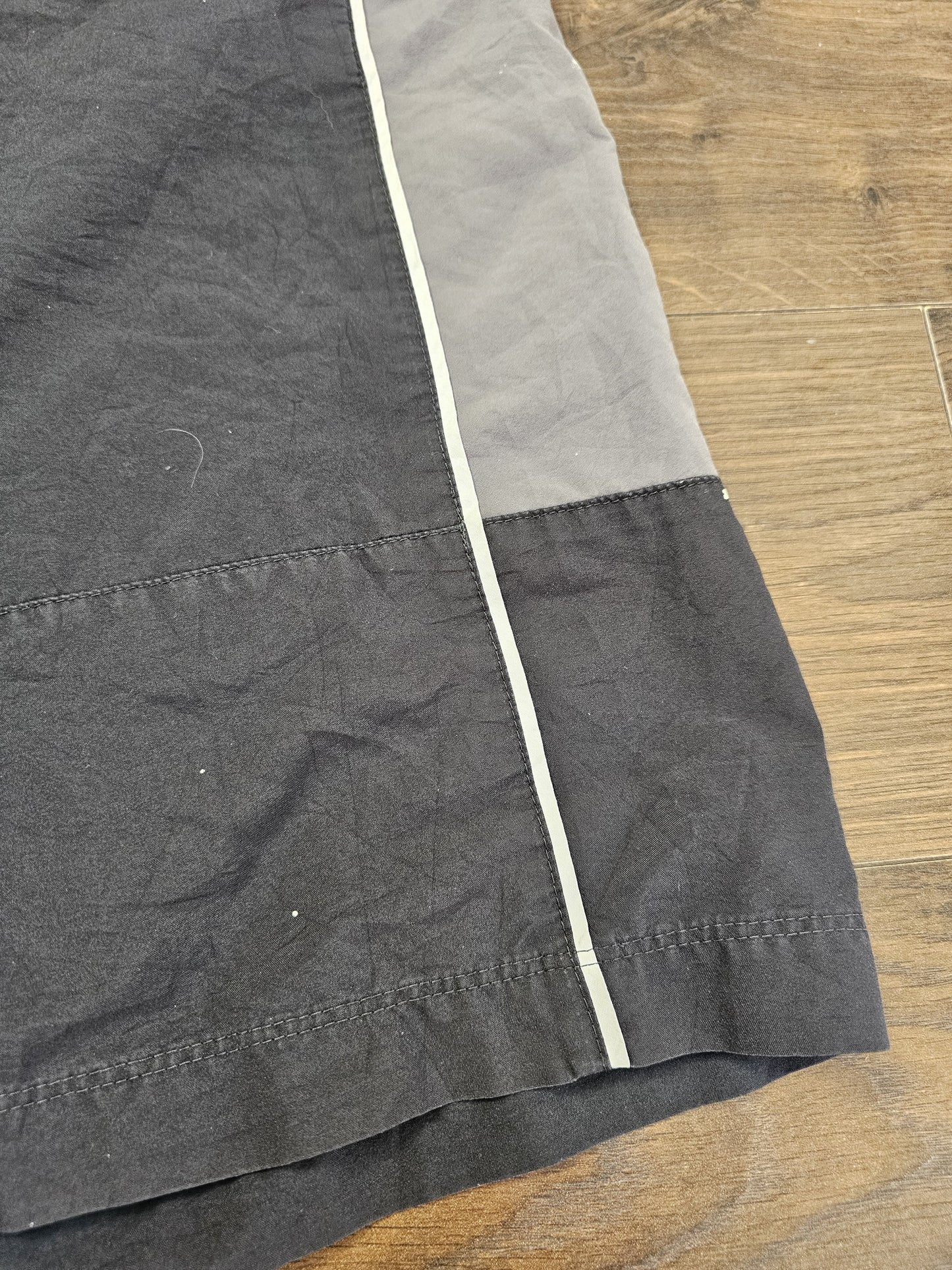 Vintage Silver Tag Nike Grey/Black Casual/Swim Shorts - M/Medium