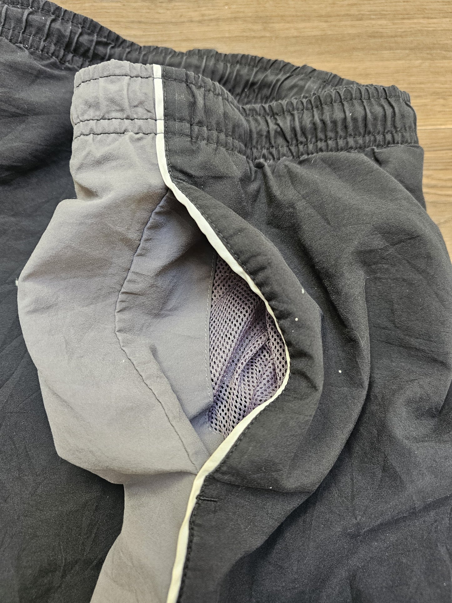 Vintage Silver Tag Nike Grey/Black Casual/Swim Shorts - M/Medium