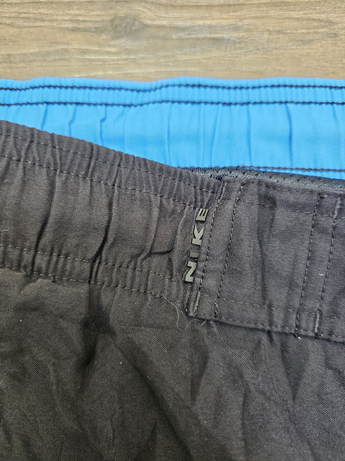 Nike Silver Tag Activewear/Casual/Swim Blue Black Shorts - XL/Extra Large