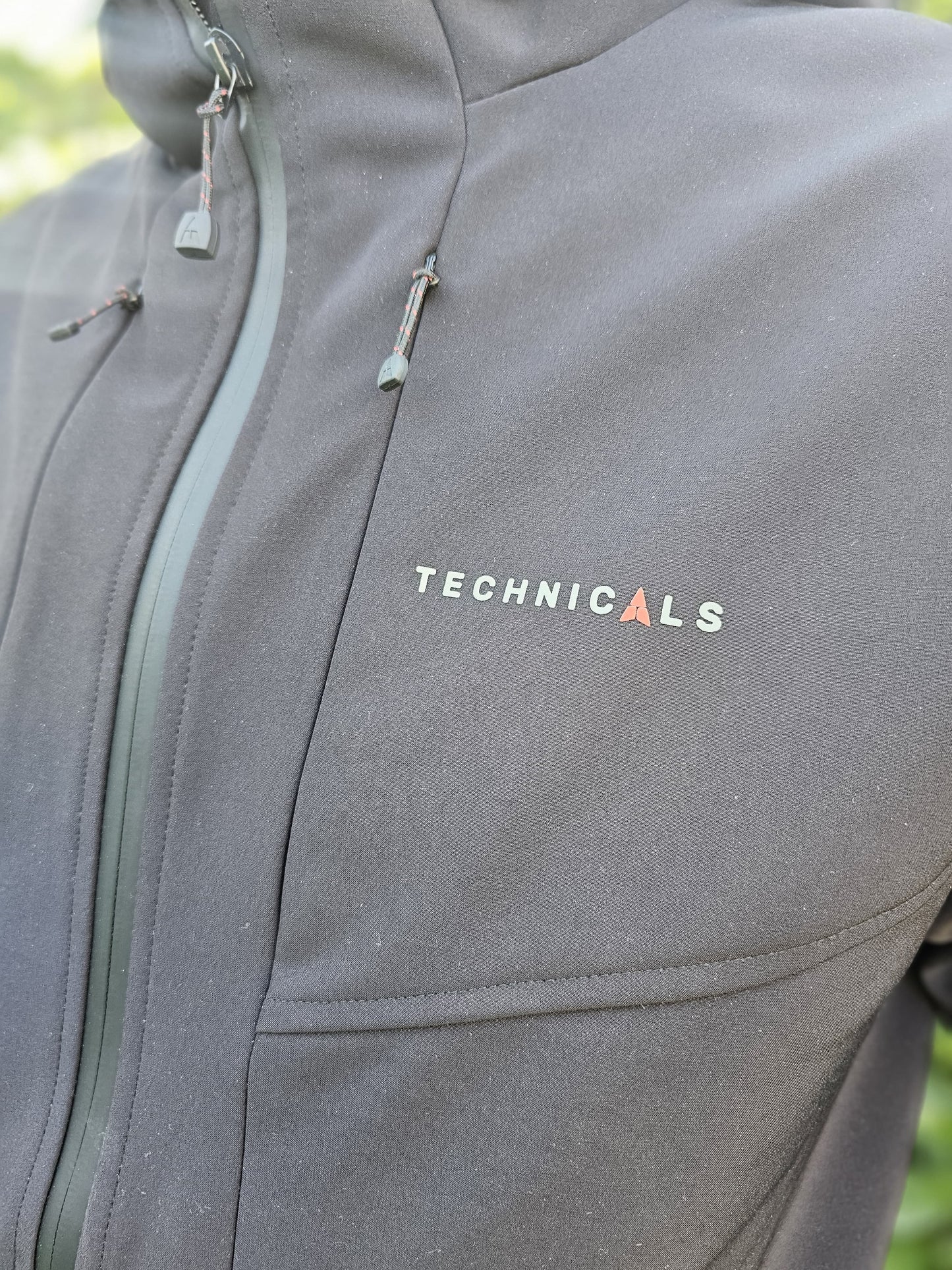 Brand New Technicals Black Soft Shell Hooded Casual/Hike/Streetwear Full Zip Jacket - M/Medium