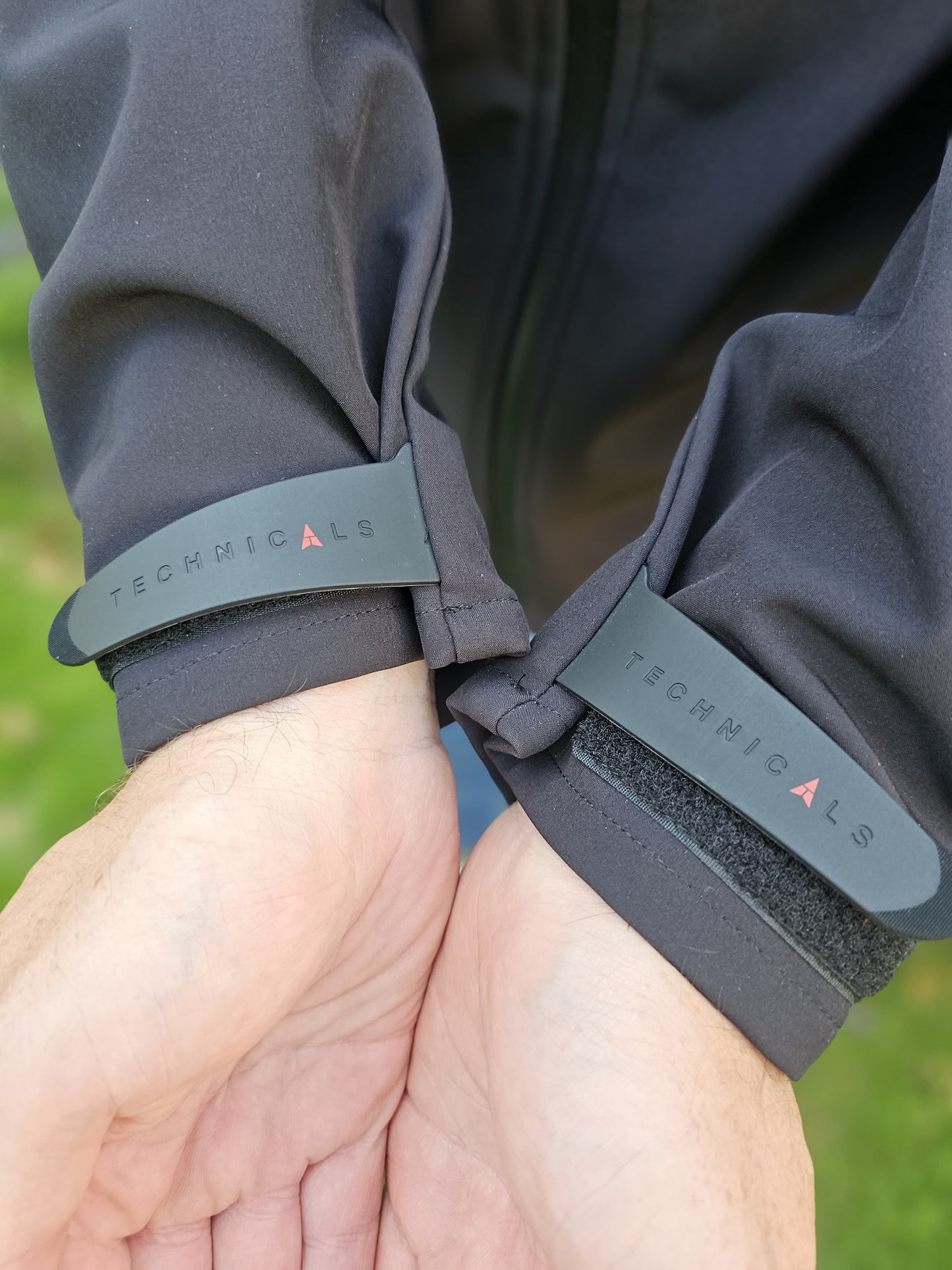 Brand New Technicals Black Soft Shell Hooded Casual/Hike/Streetwear Full Zip Jacket - M/Medium