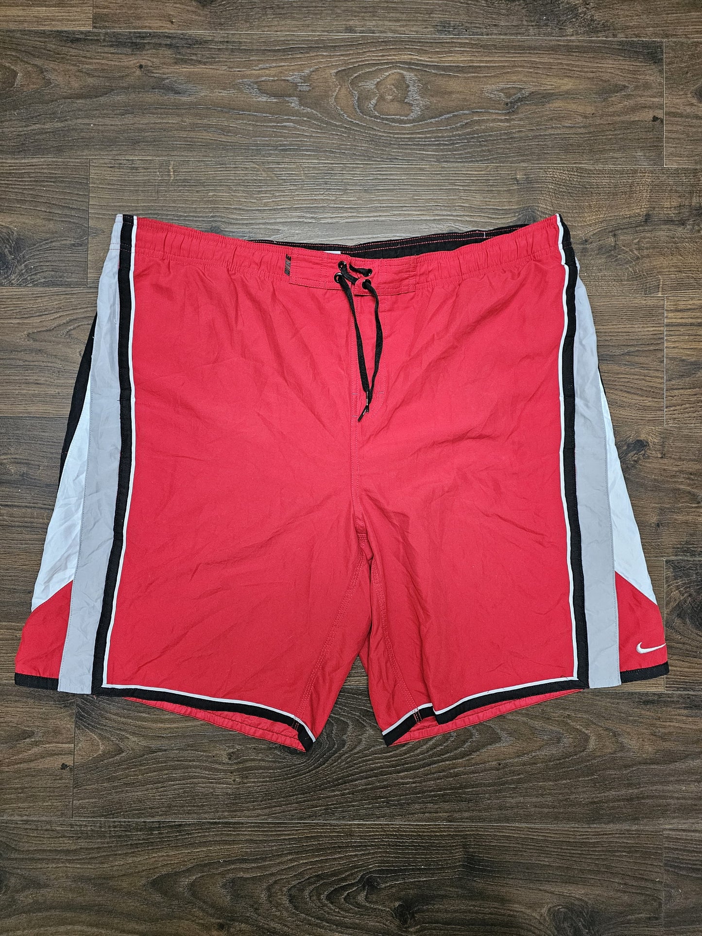 Nike Vintage Activewear/Casual/Swim Red Black Shorts - XXL/2XL/Extra Extra Large