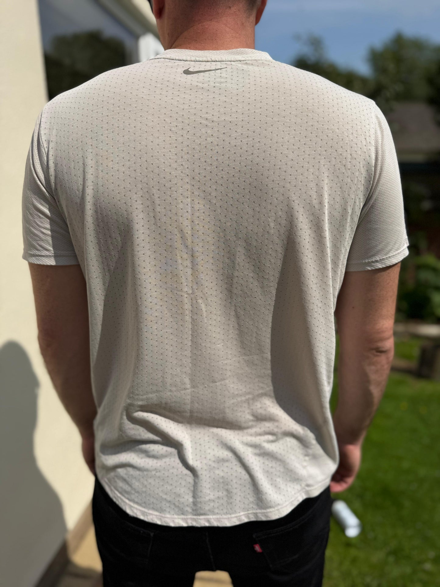 Nike Dri-Fit Cream Activewear Gym Casual Running Short Sleeve T-Shirt - L/Large