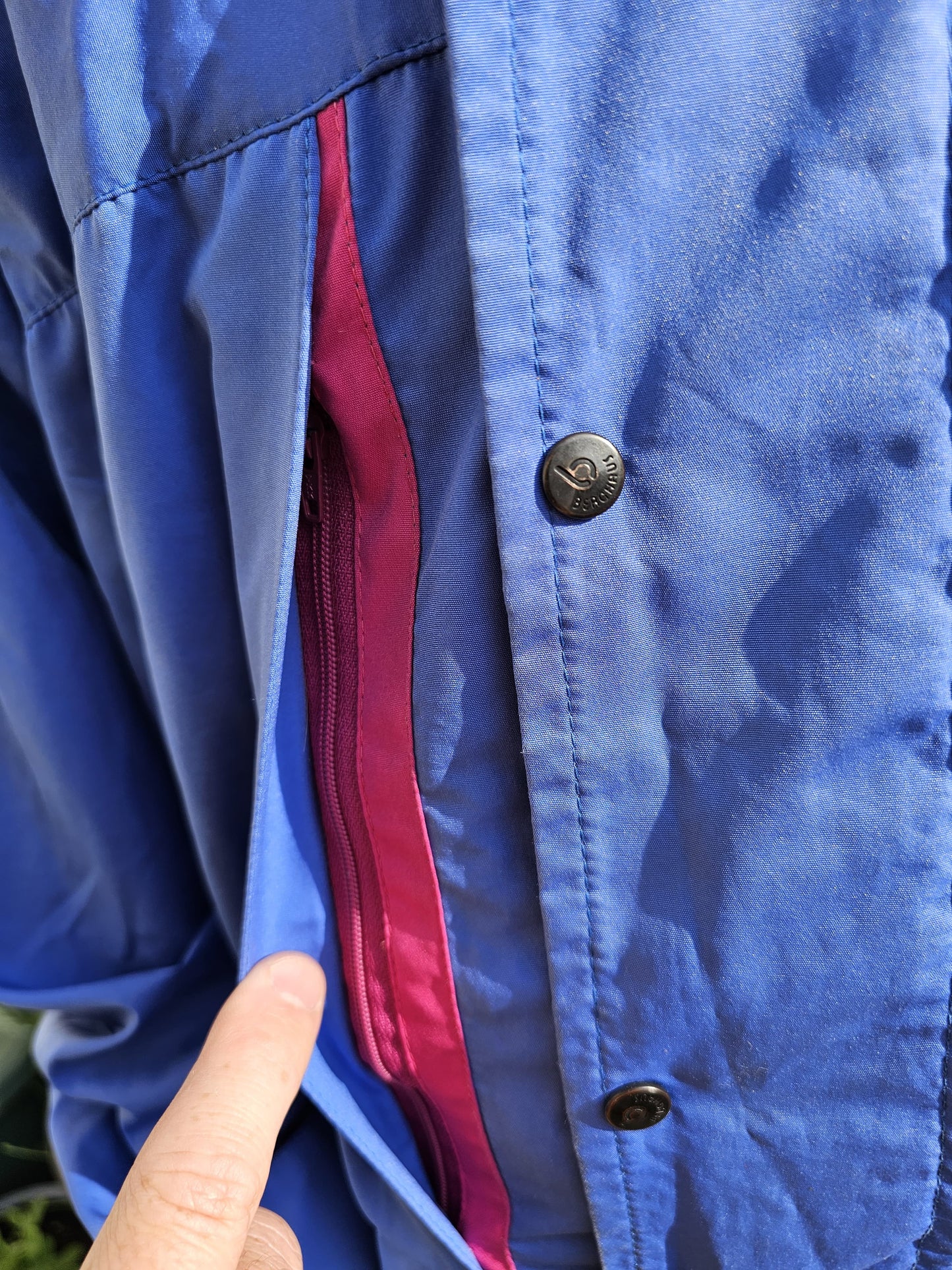 Vintage Berghaus Gemini LTS Blue/Pink Full Zip Windbreaker 90s Coat/Jacket - Size 36