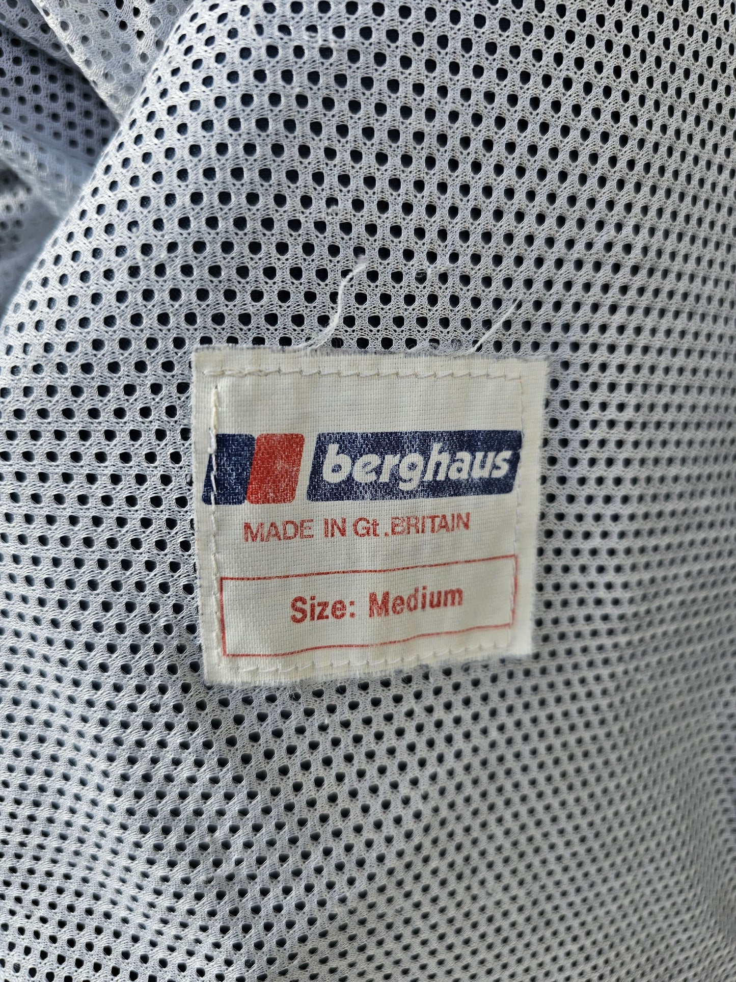 Vintage 90's Berghaus Aqua Foil Full Zip Hooded Casual/Outdoor Jacket/Coat - M/Medium