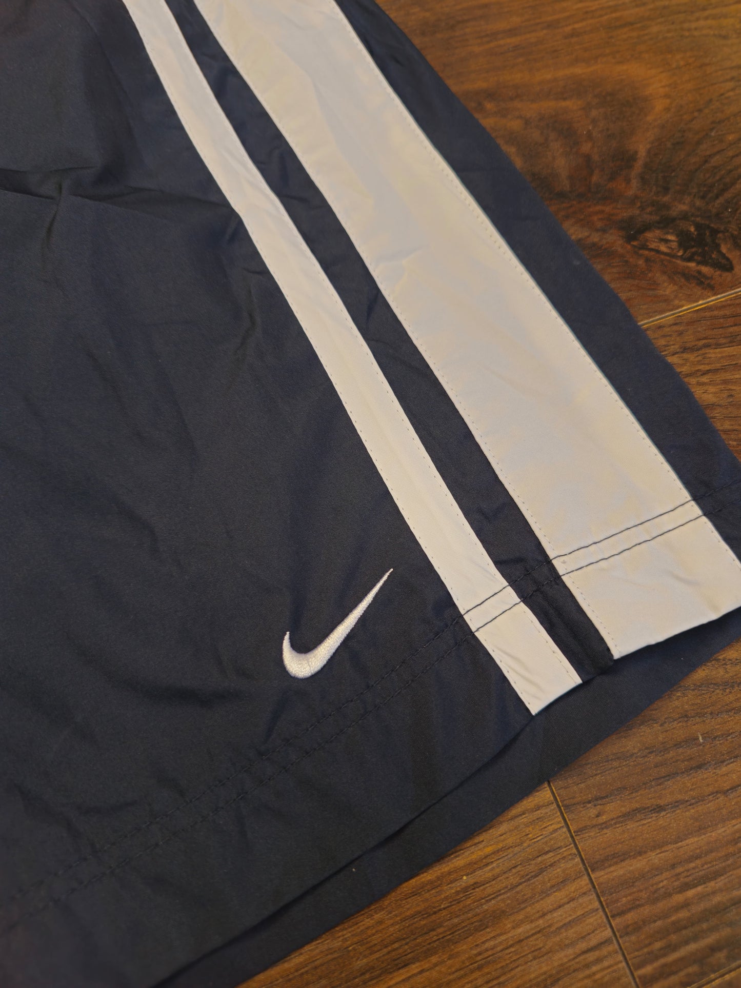 Nike Vintage Navy/White Mesh Lined Shorts - M/Medium