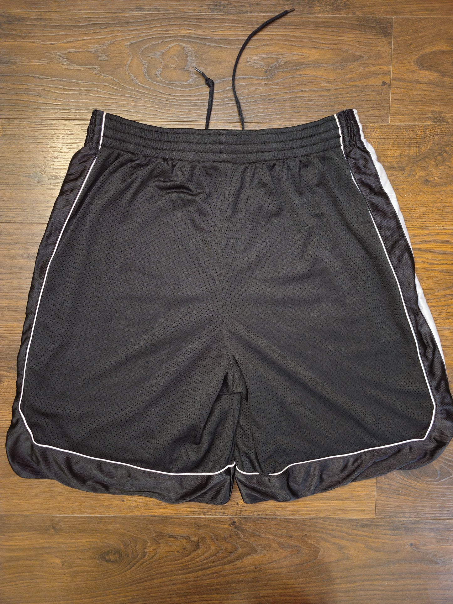 Nike Vintage Silver Tag Black Basketball Style Shorts - XXL/2XL/Extra Extra Large