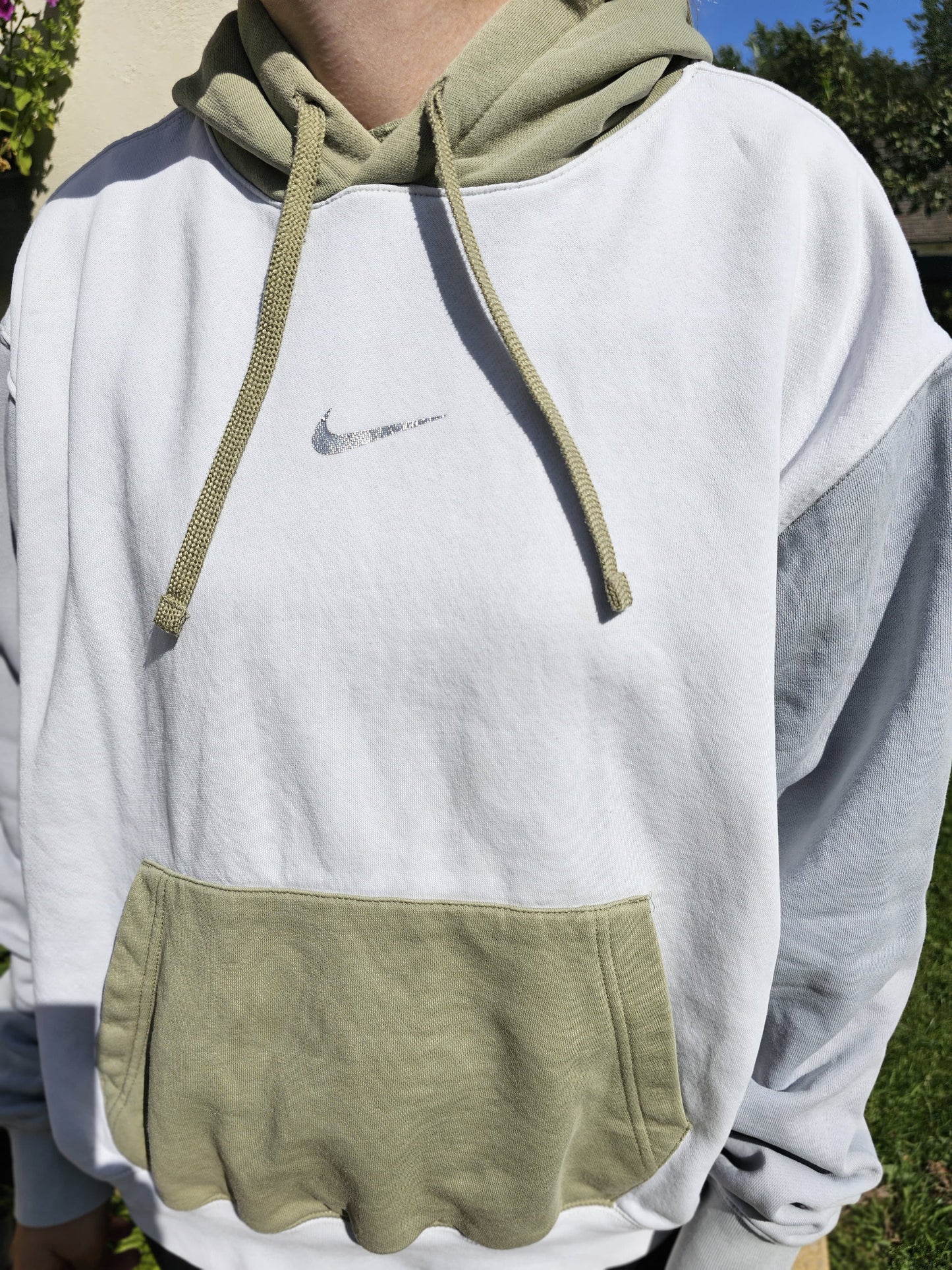 Womens Nike Standard Fit White/Khaki Hoodie - M/Medium