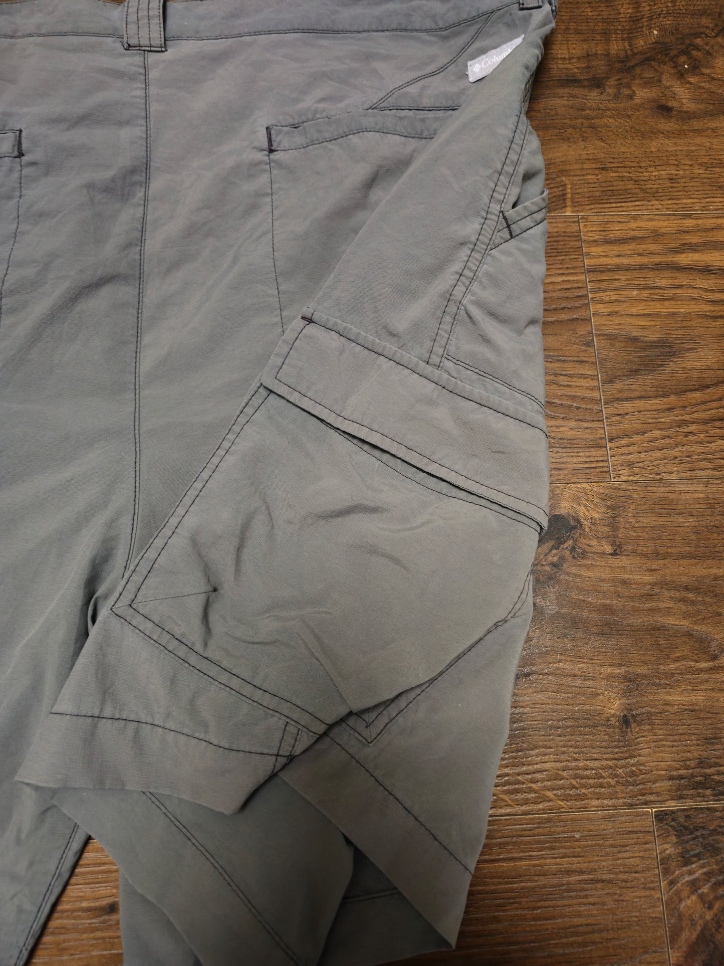 Columbia Omni-Shade Washed Grey Activewear Hiking Sports Cargos Shorts - W38/L9