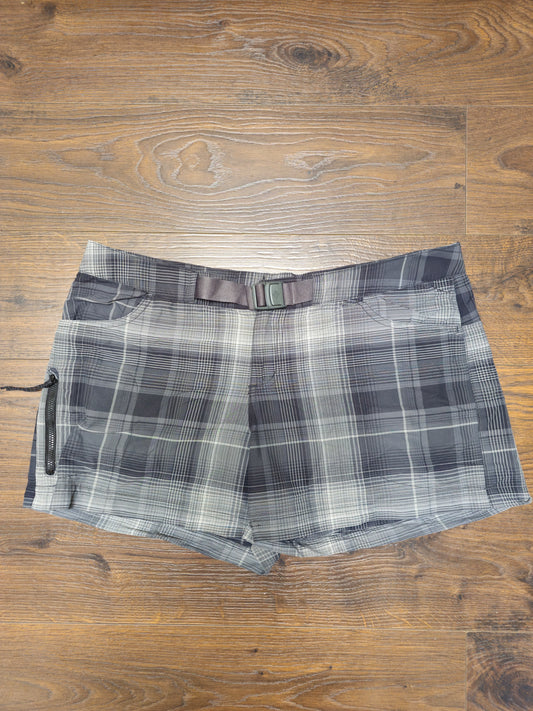 Womens Columbia Omni-Wick Grey/Black Checkered Shorts - 12 - W36/L4