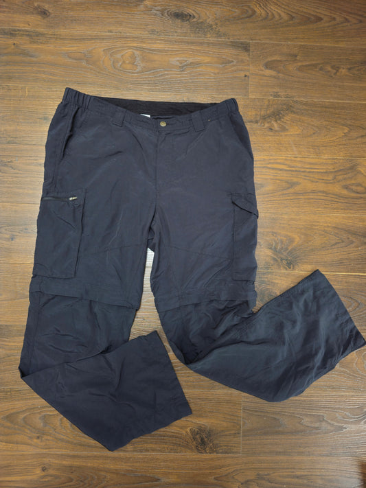 Mens Columbia Black Cut Off Hiking/Walking Cargo Trousers/Shorts - W38/L34
