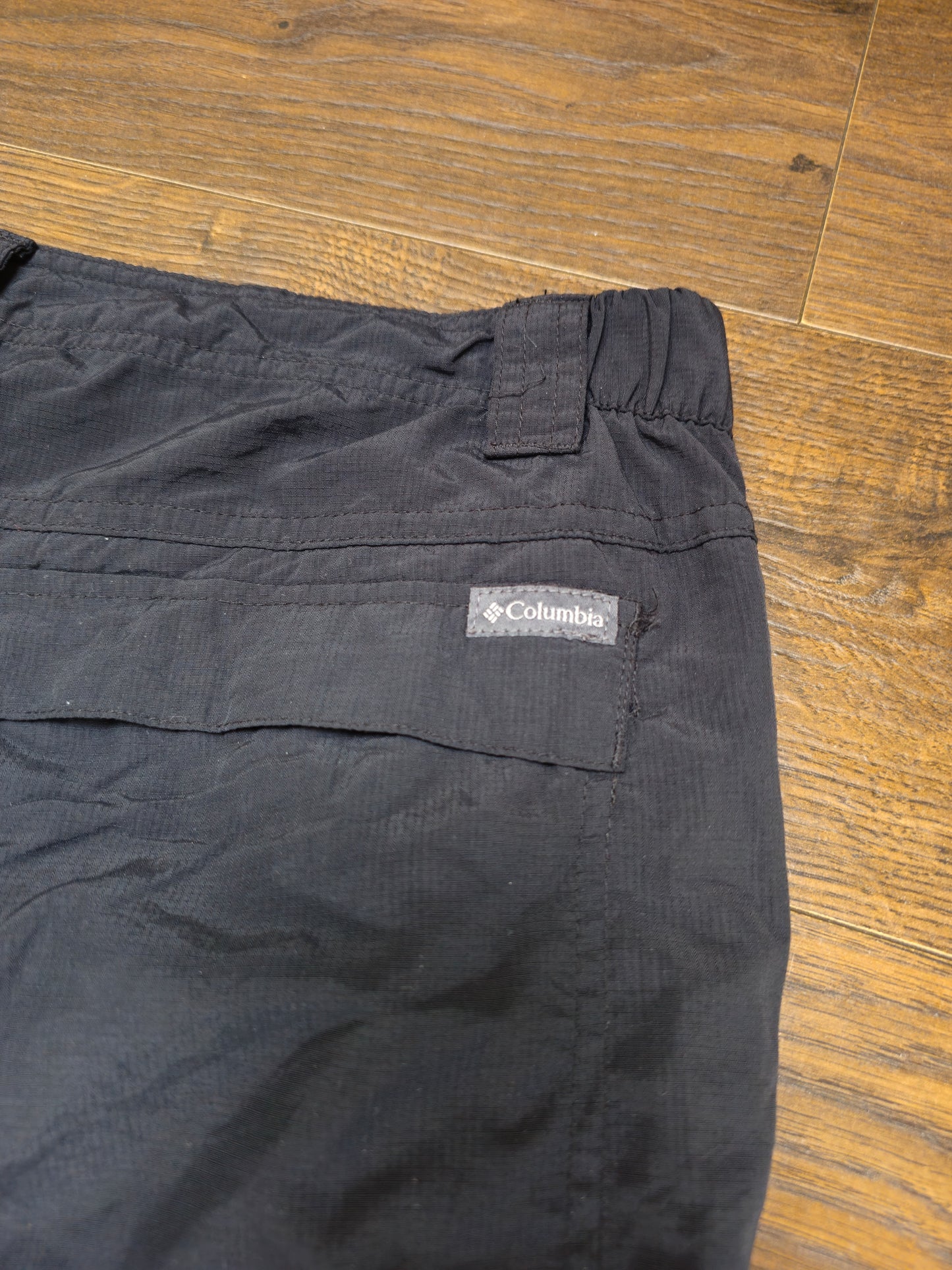 Mens Columbia Black Cut Off Hiking/Walking Cargo Trousers/Shorts - W38/L34
